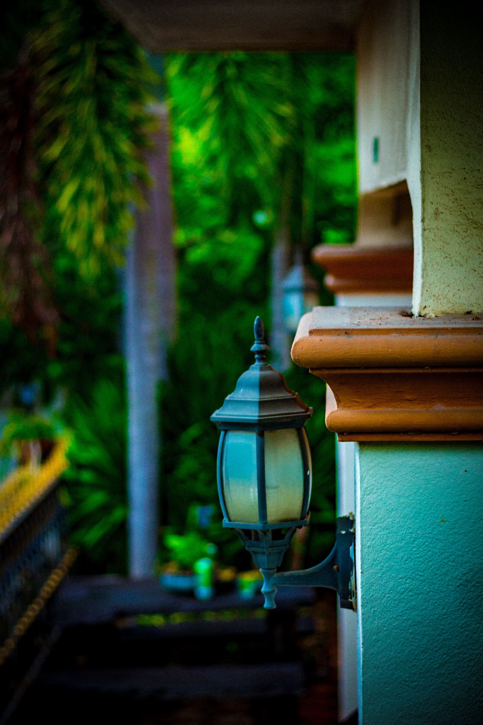 Canon EOS 700D (EOS Rebel T5i / EOS Kiss X7i) + Canon EF 50mm F1.8 STM sample photo. Home, pole home, building photography