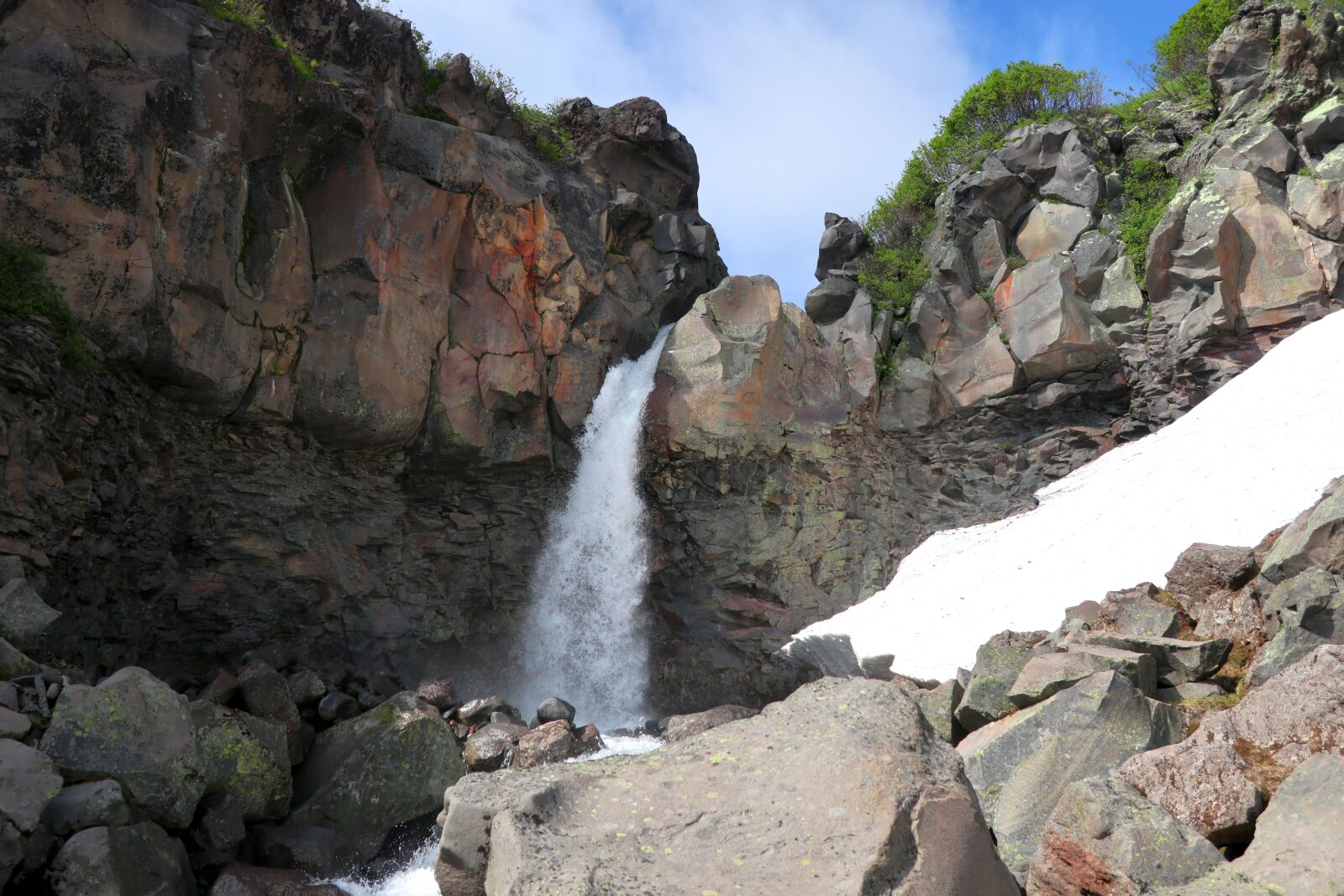 Canon PowerShot G1 X Mark III sample photo. Waterfall, mountains, canyon photography