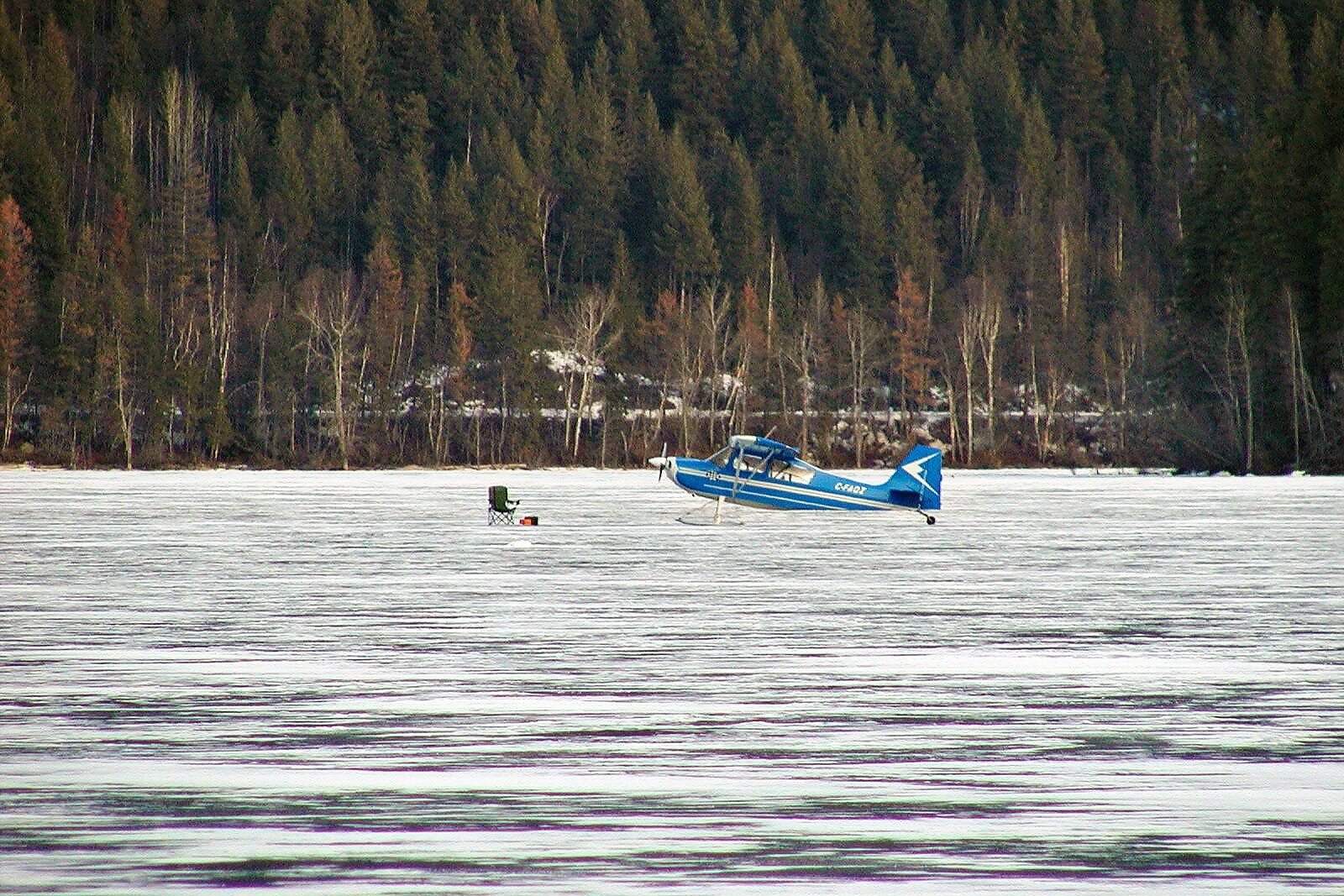 Olympus C2100UZ sample photo. Ice landing, floatplane, winter photography