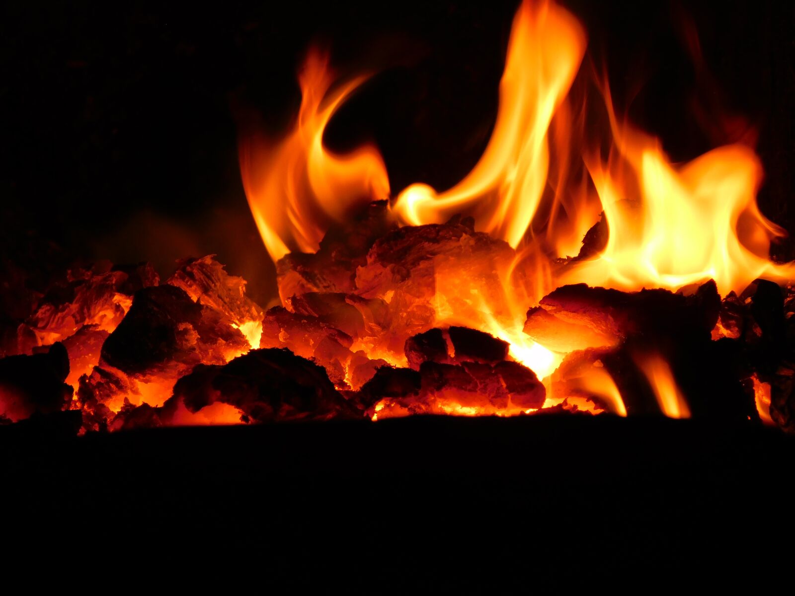 Nikon Coolpix B500 sample photo. Fire, the flame, peace photography