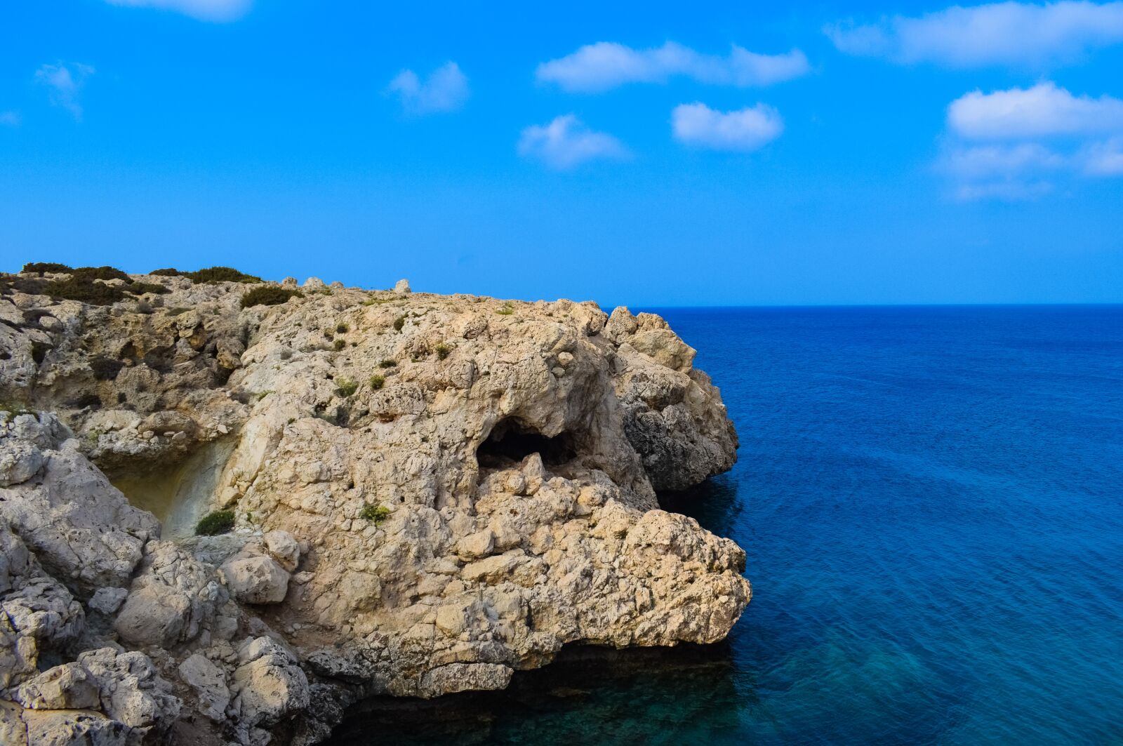 Nikon D3300 sample photo. Rocky coast, cliff, sea photography