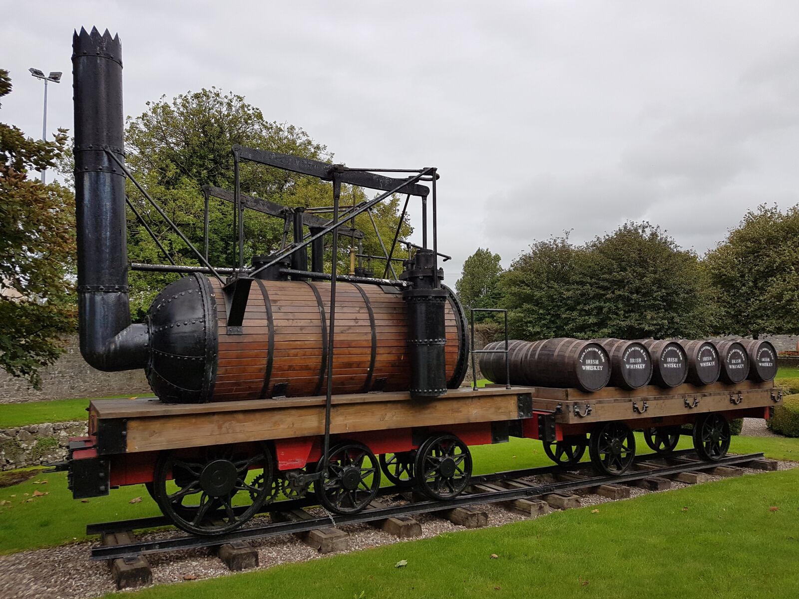 Samsung Galaxy S7 sample photo. Ireland, train, jameson photography