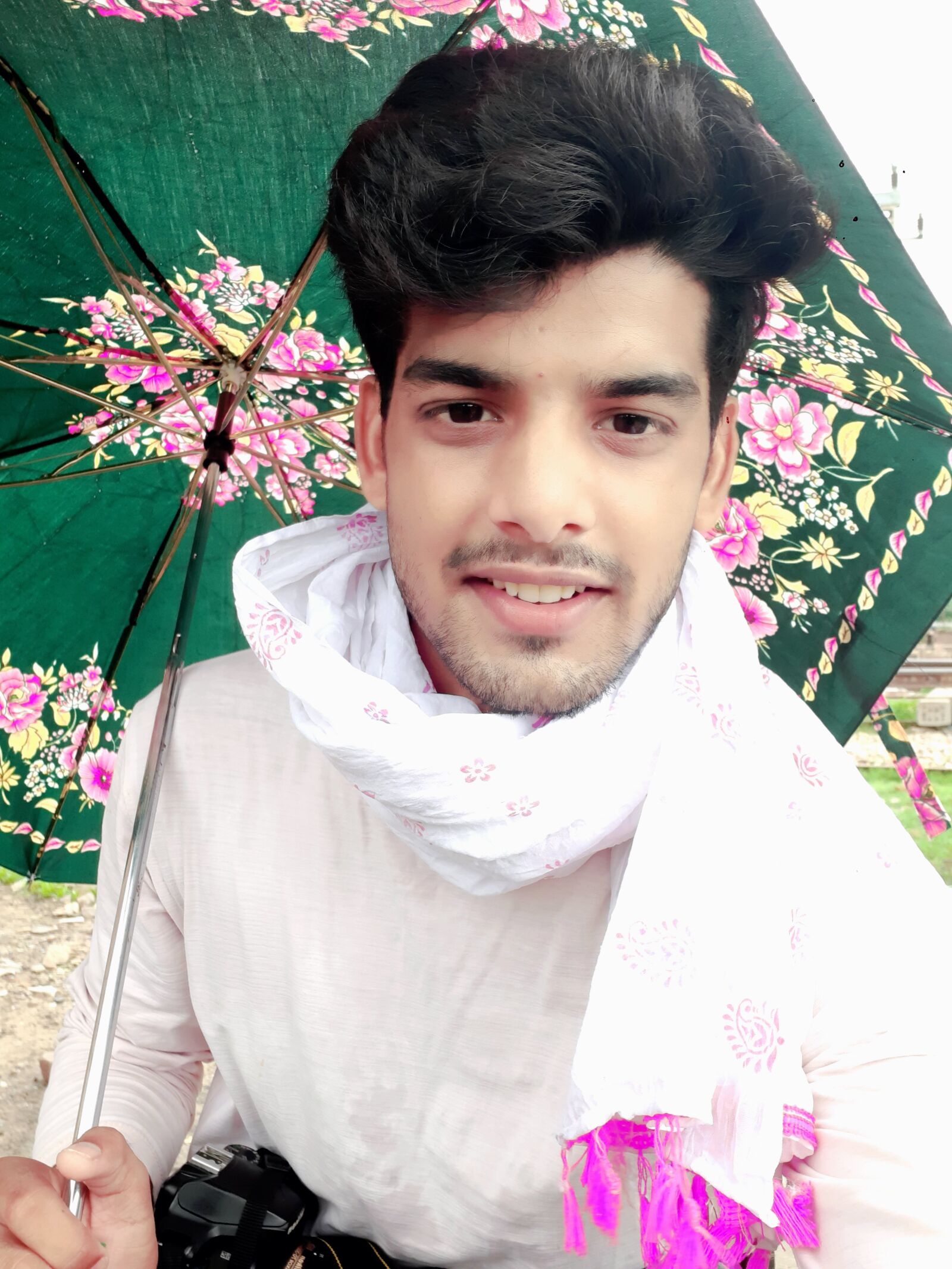 Samsung Galaxy A50 sample photo. Pose, selfie, smart photography
