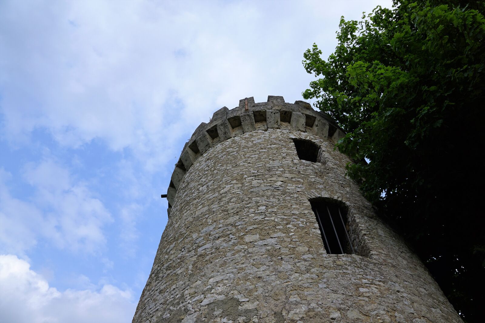 Sony ILCA-77M2 + Sony DT 16-50mm F2.8 SSM sample photo. Tuttlingen, honing mountain, ruin photography
