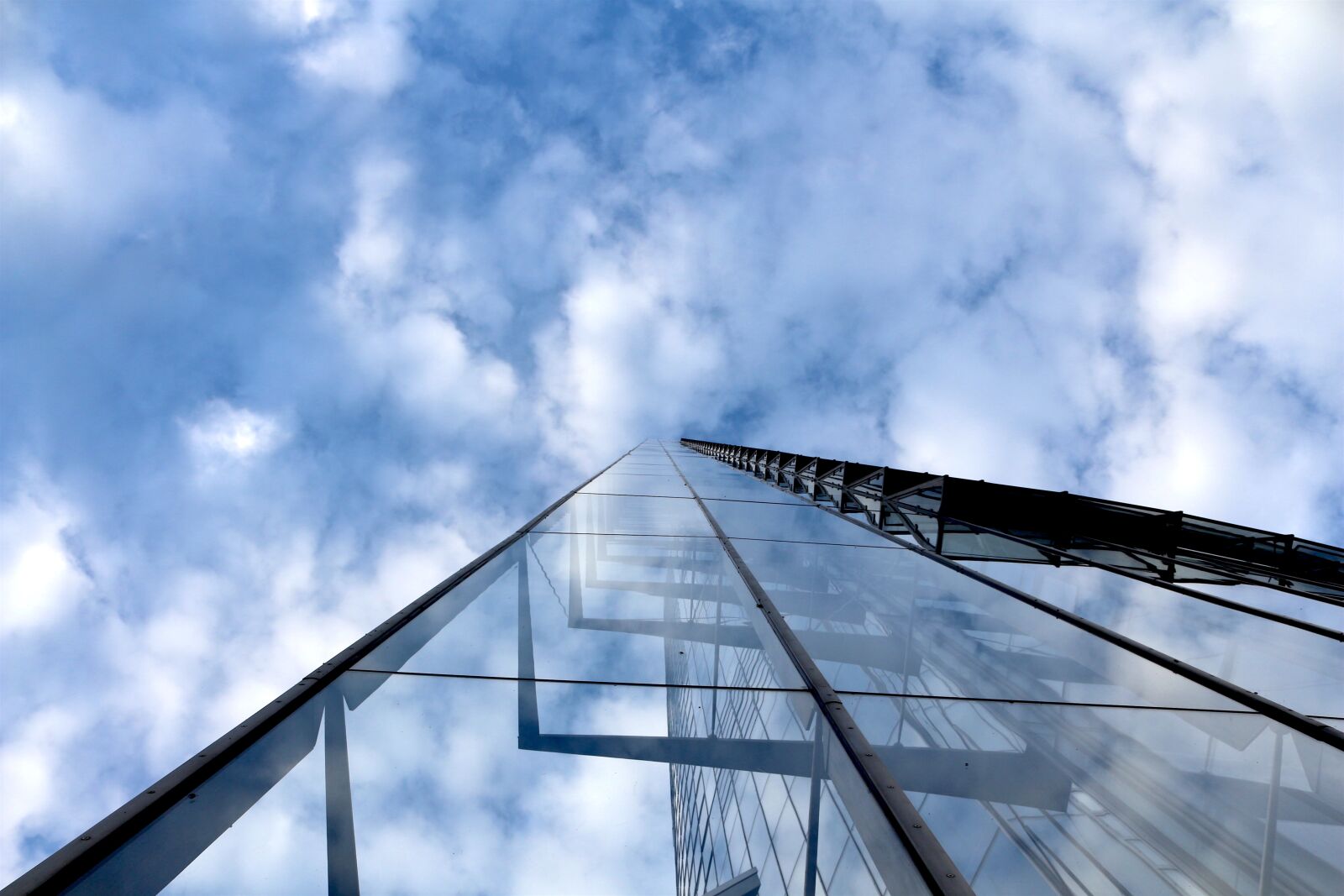 Canon EOS 650D (EOS Rebel T4i / EOS Kiss X6i) sample photo. Air, bonn, clouds photography