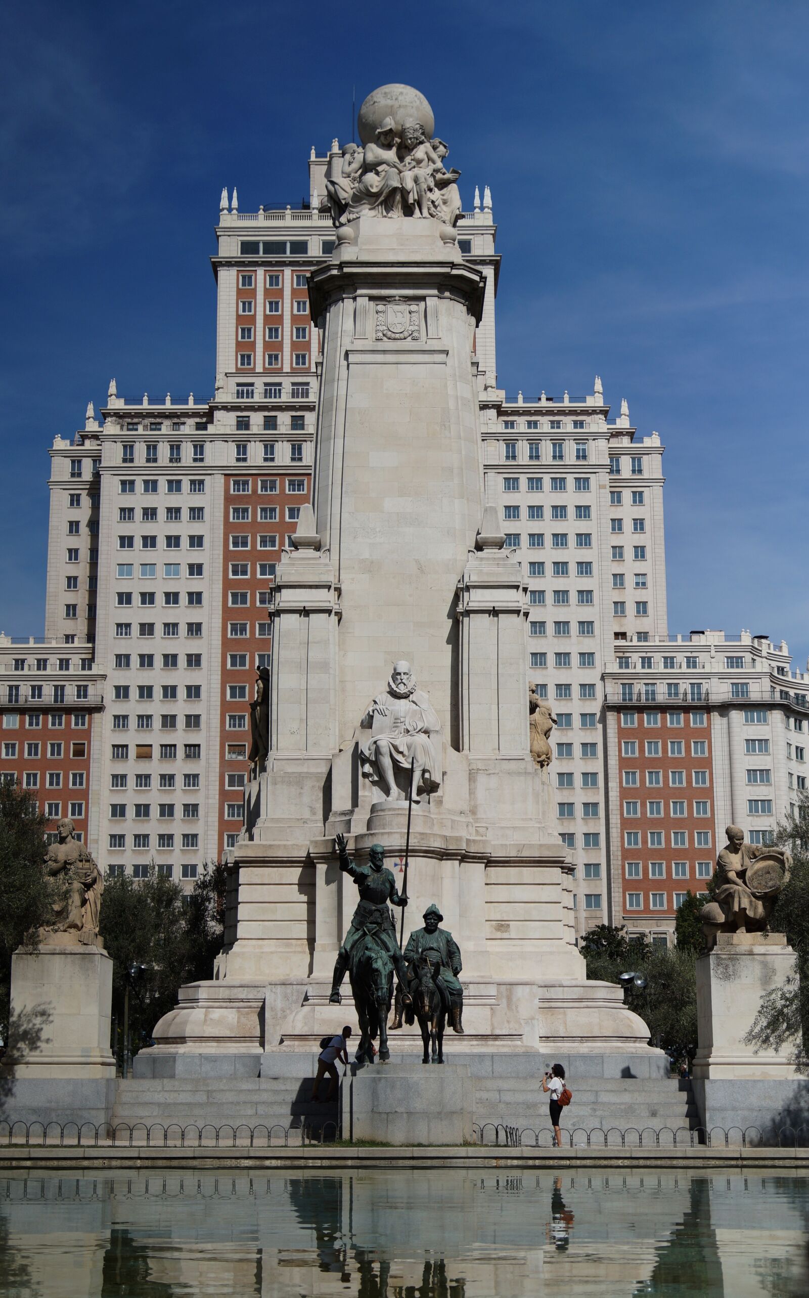 Sony SLT-A58 + Sony DT 16-50mm F2.8 SSM sample photo. Madrid, cervantes monument, city photography