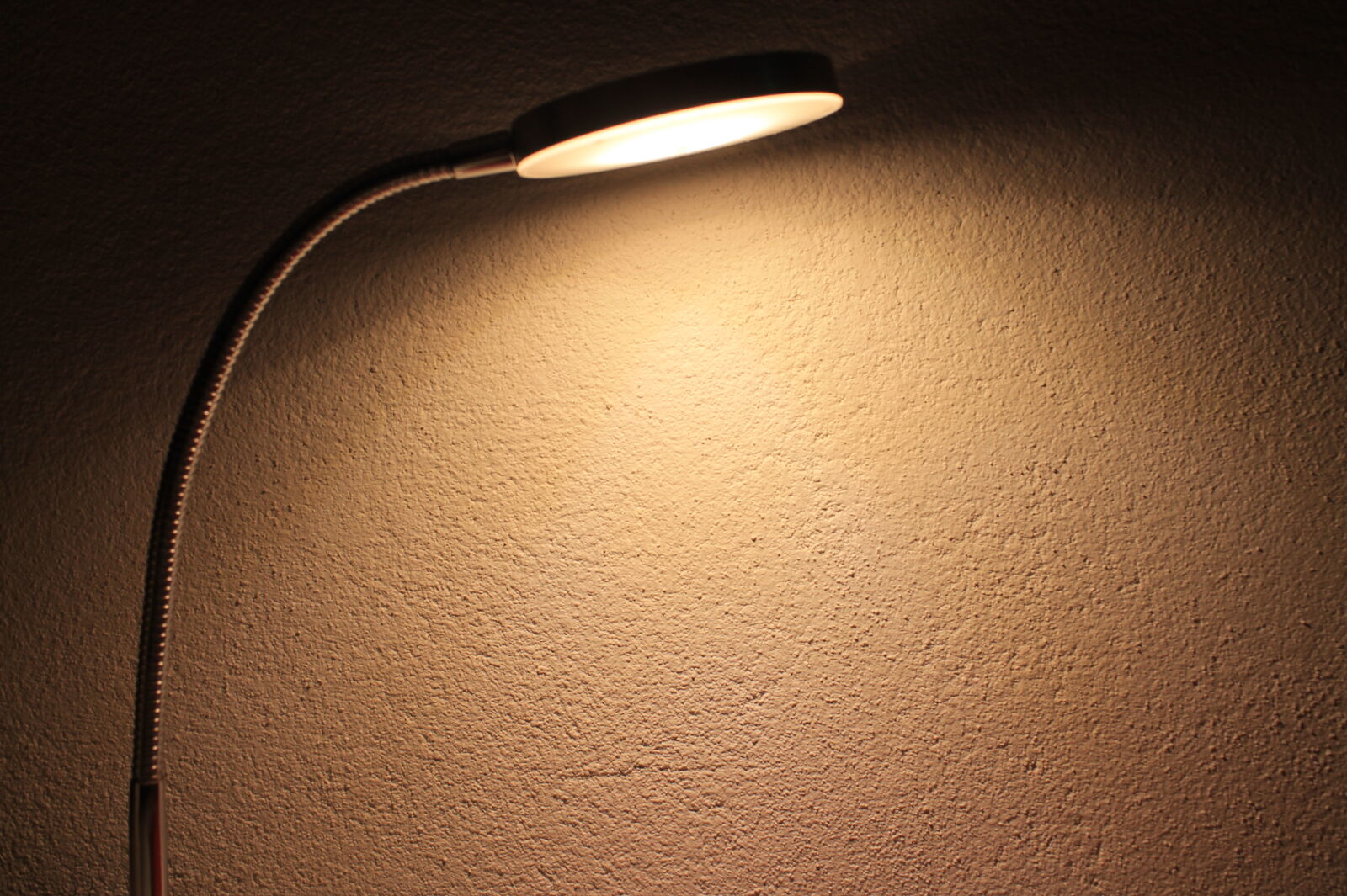Canon EOS 1100D (EOS Rebel T3 / EOS Kiss X50) sample photo. Lamp photography