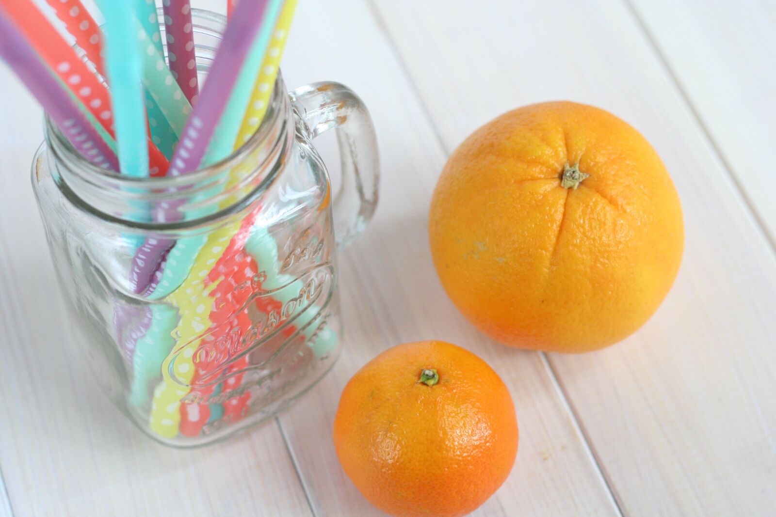 Canon EOS 350D (EOS Digital Rebel XT / EOS Kiss Digital N) sample photo. Mandarin, orange, southern fruits photography