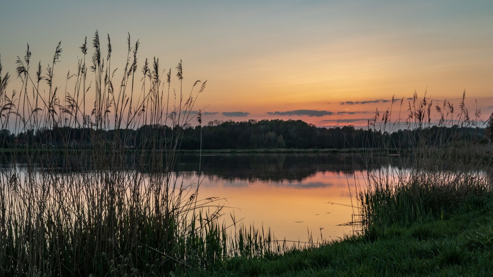 Canon EOS 80D sample photo. Sunset, lake, landscape photography