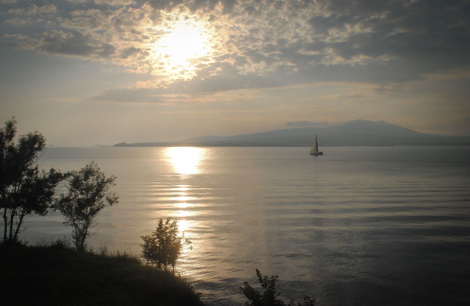 Nikon D3000 sample photo. Yacht, sunset, sea photography