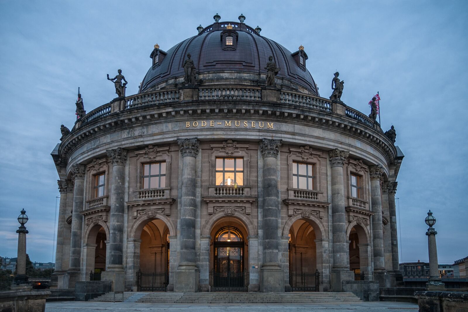 Sony Alpha DSLR-A100 sample photo. Berlin, bode museum, museum photography
