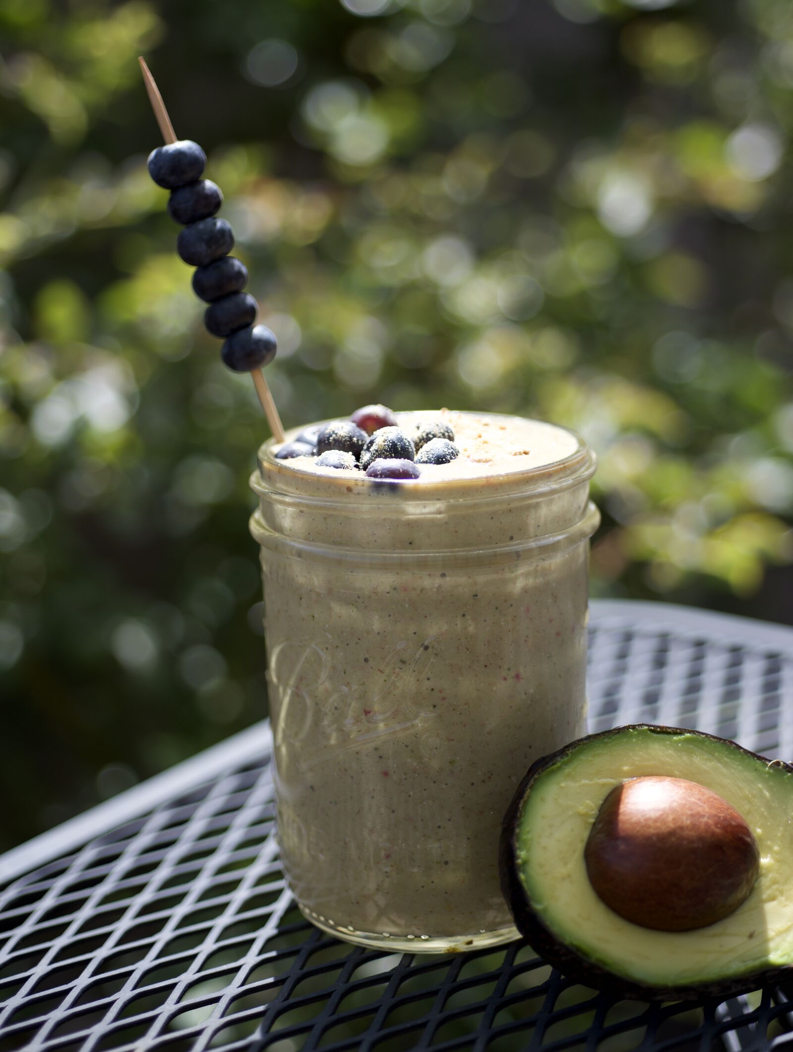 Nikon D600 sample photo. Smoothie, avocado, blueberry photography