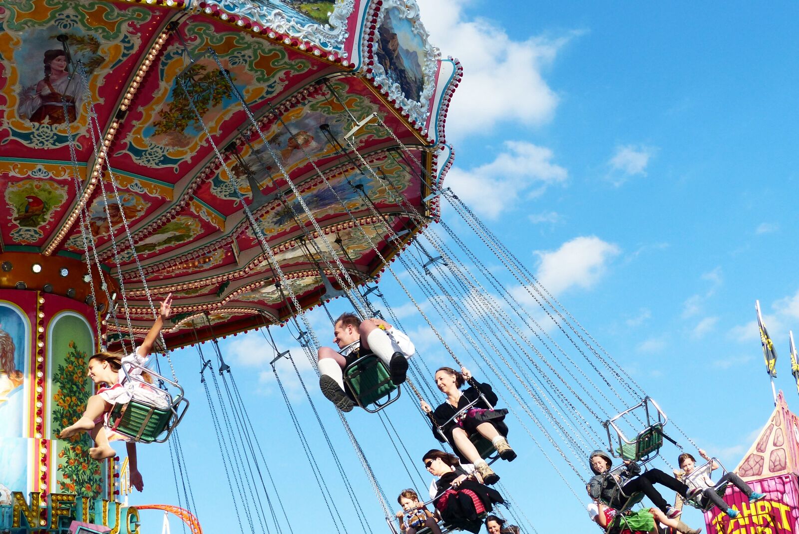 Panasonic Lumix DMC-FZ200 sample photo. Chain carousel, aviator carousel photography