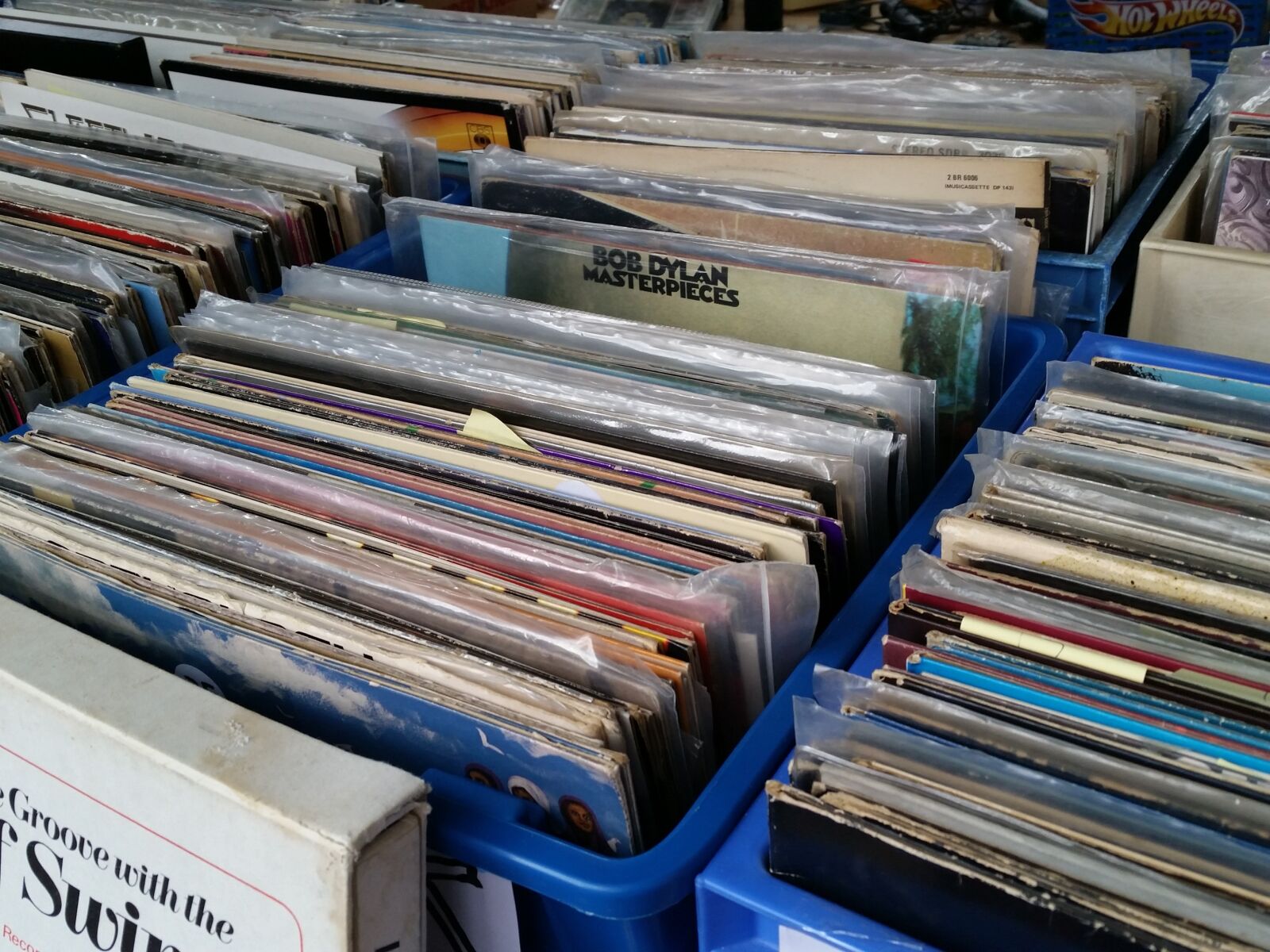 Samsung Galaxy S5 sample photo. Vinyl, records, market photography
