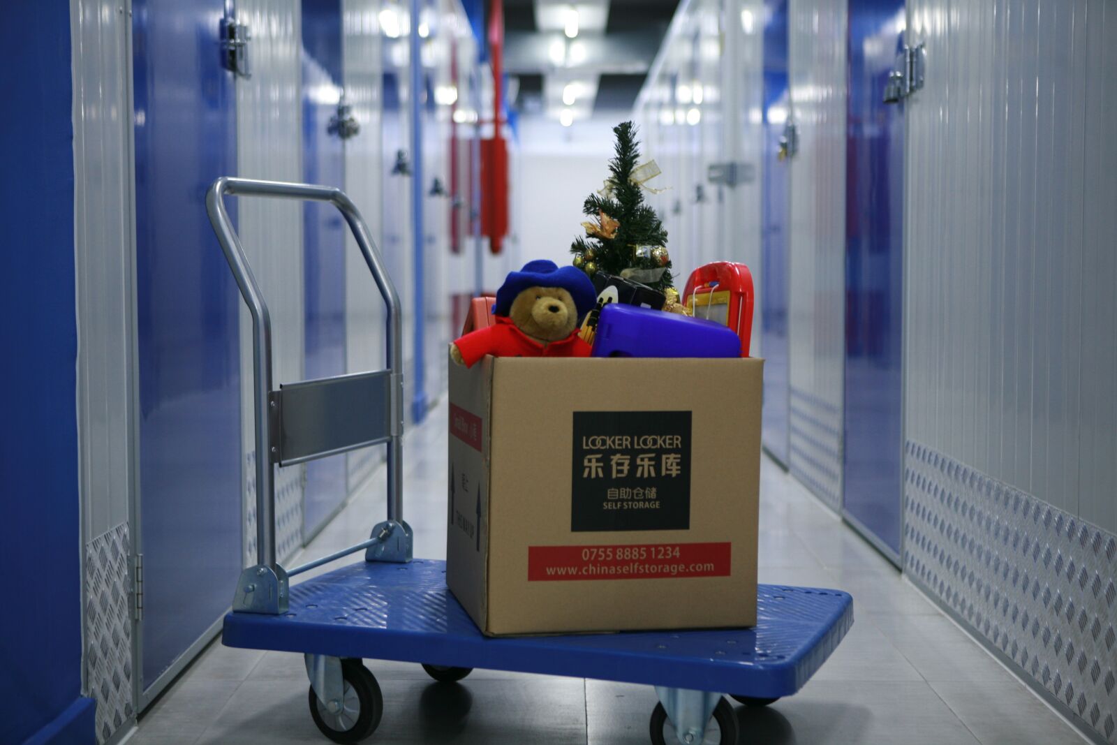 Canon EOS 5D sample photo. Mini storage, music stored photography
