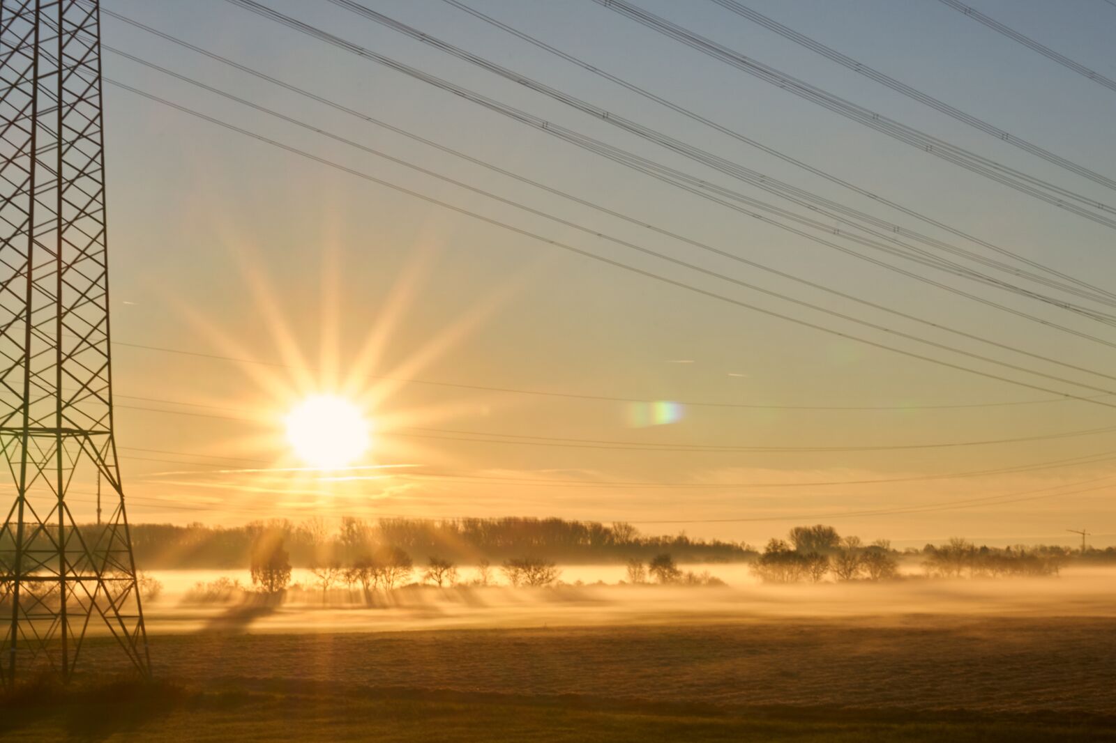 Sony a6000 sample photo. Sunrise, fog, autumn photography