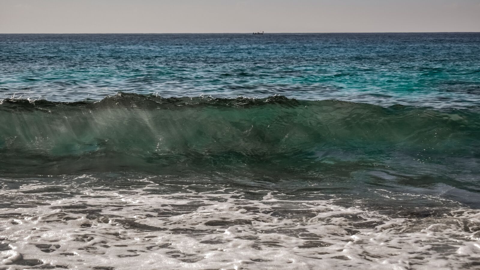 Nikon D3300 sample photo. Wave, transparent, surf photography