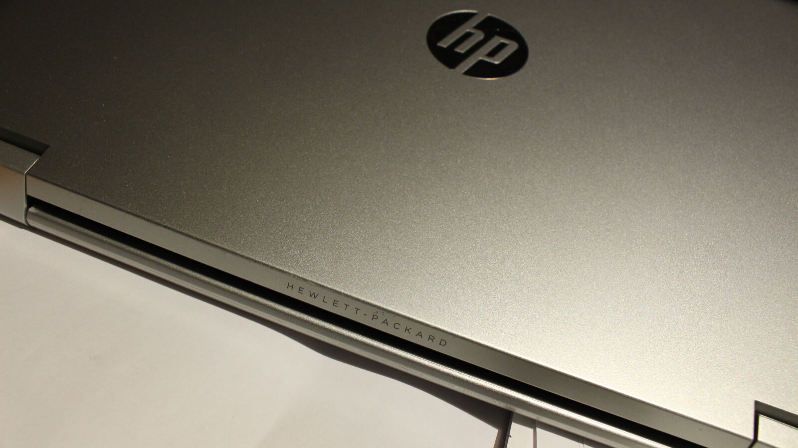 Canon EOS 700D (EOS Rebel T5i / EOS Kiss X7i) sample photo. Hp, laptop, theme, minimalism photography