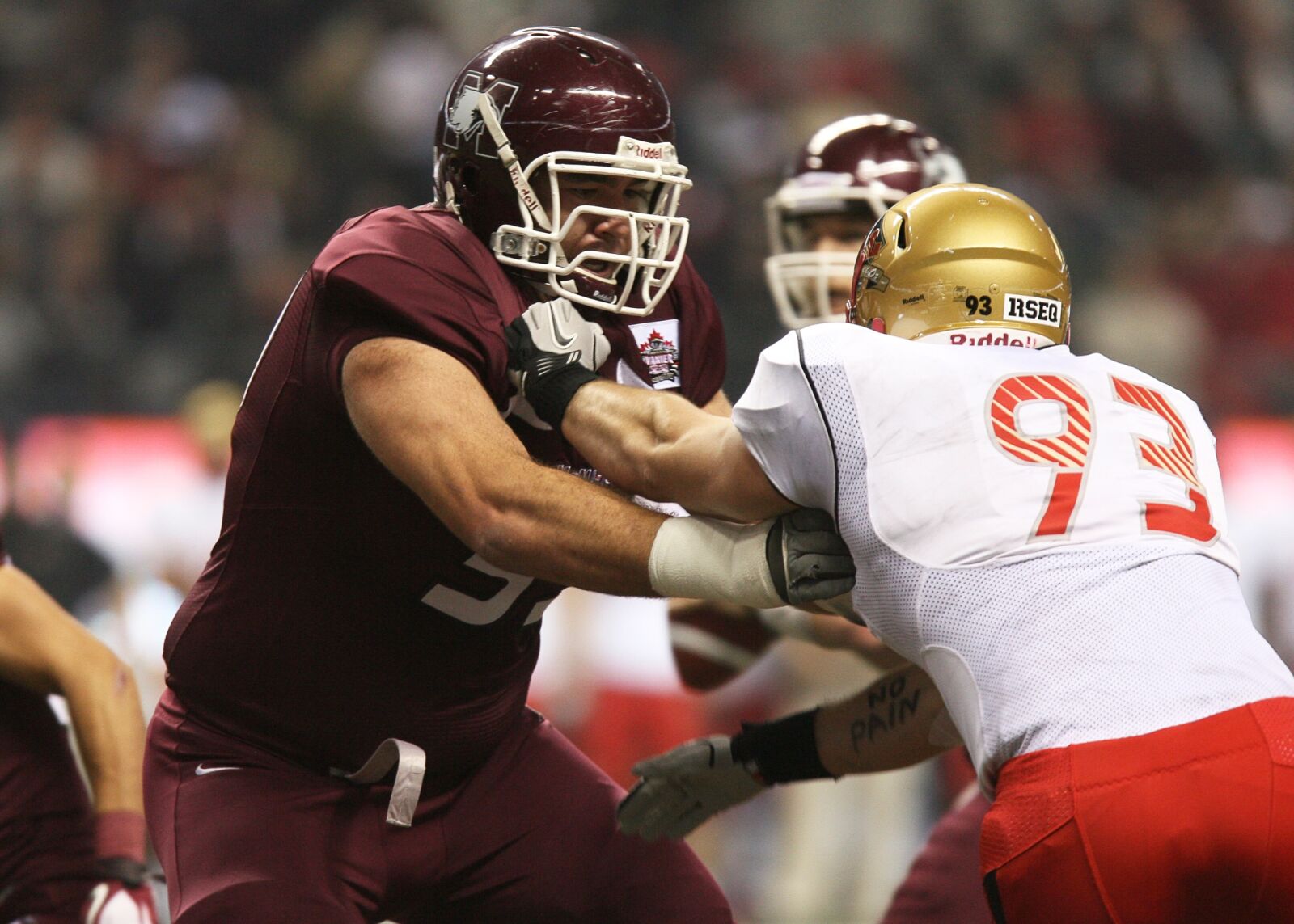 Canon EOS-1D Mark II N sample photo. American football, football, game photography