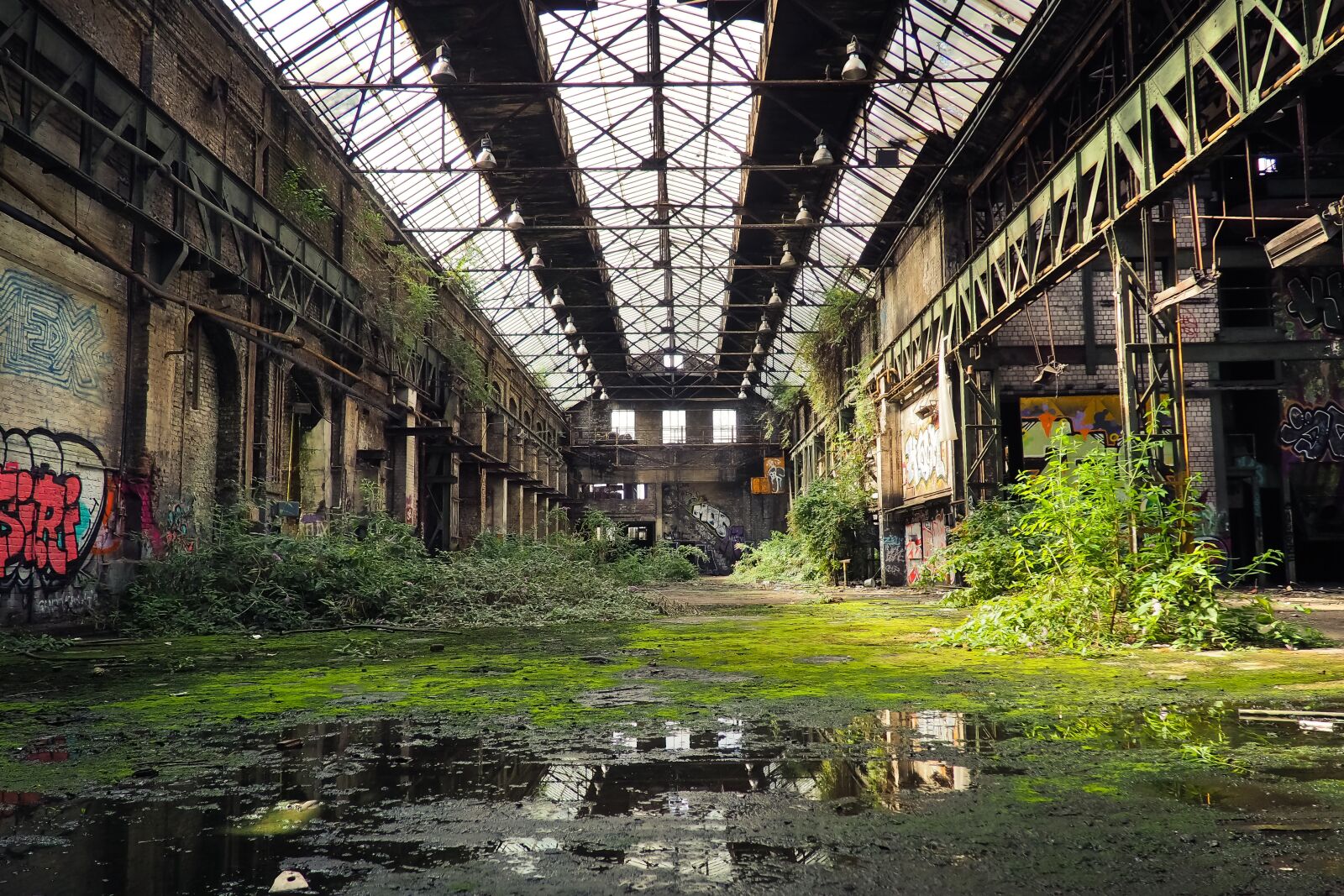 Olympus OM-D E-M10 sample photo. Lost places, rooms, abandoned photography