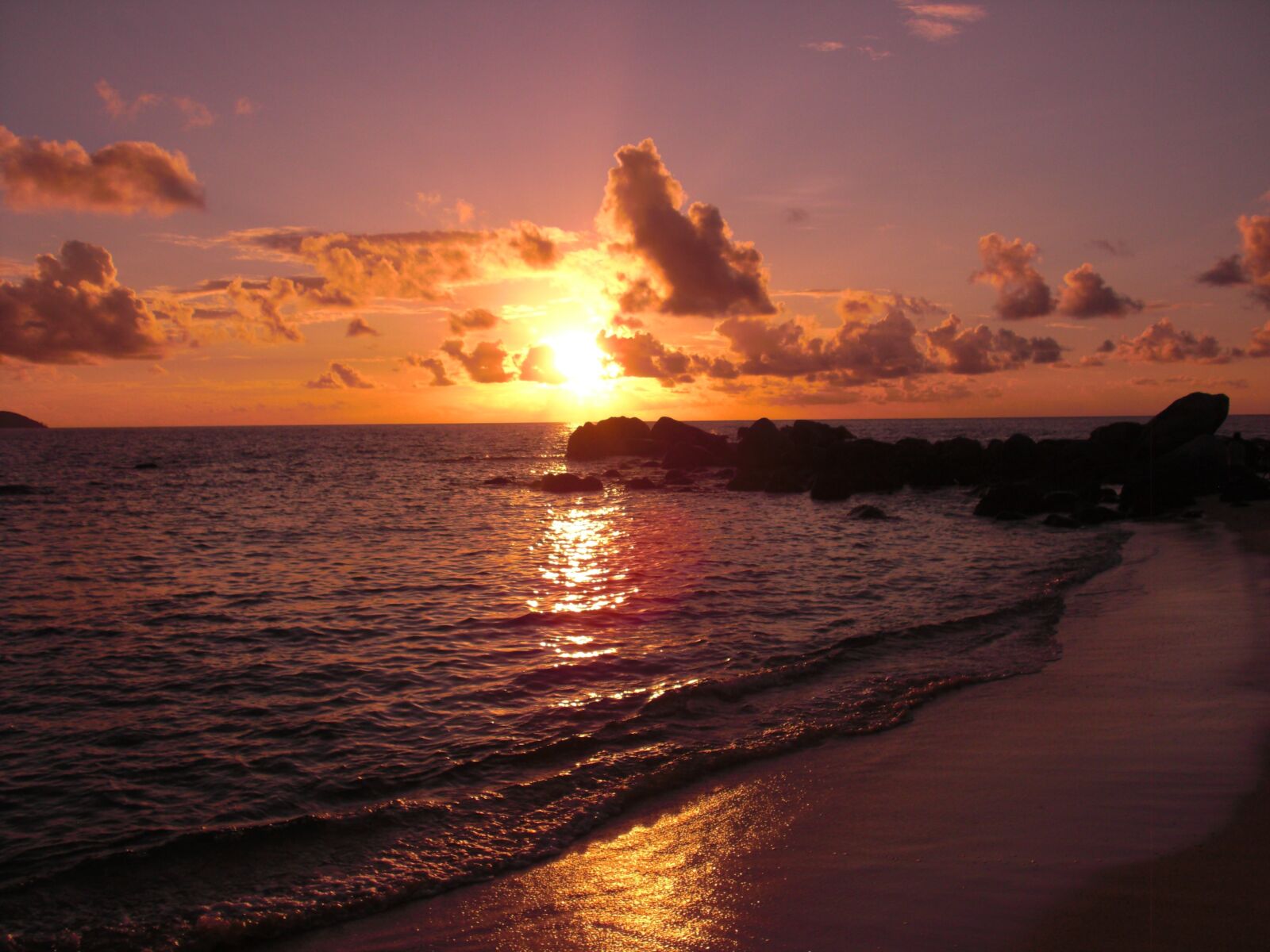CASIO EX-S10 sample photo. Sunset, beach, evening photography