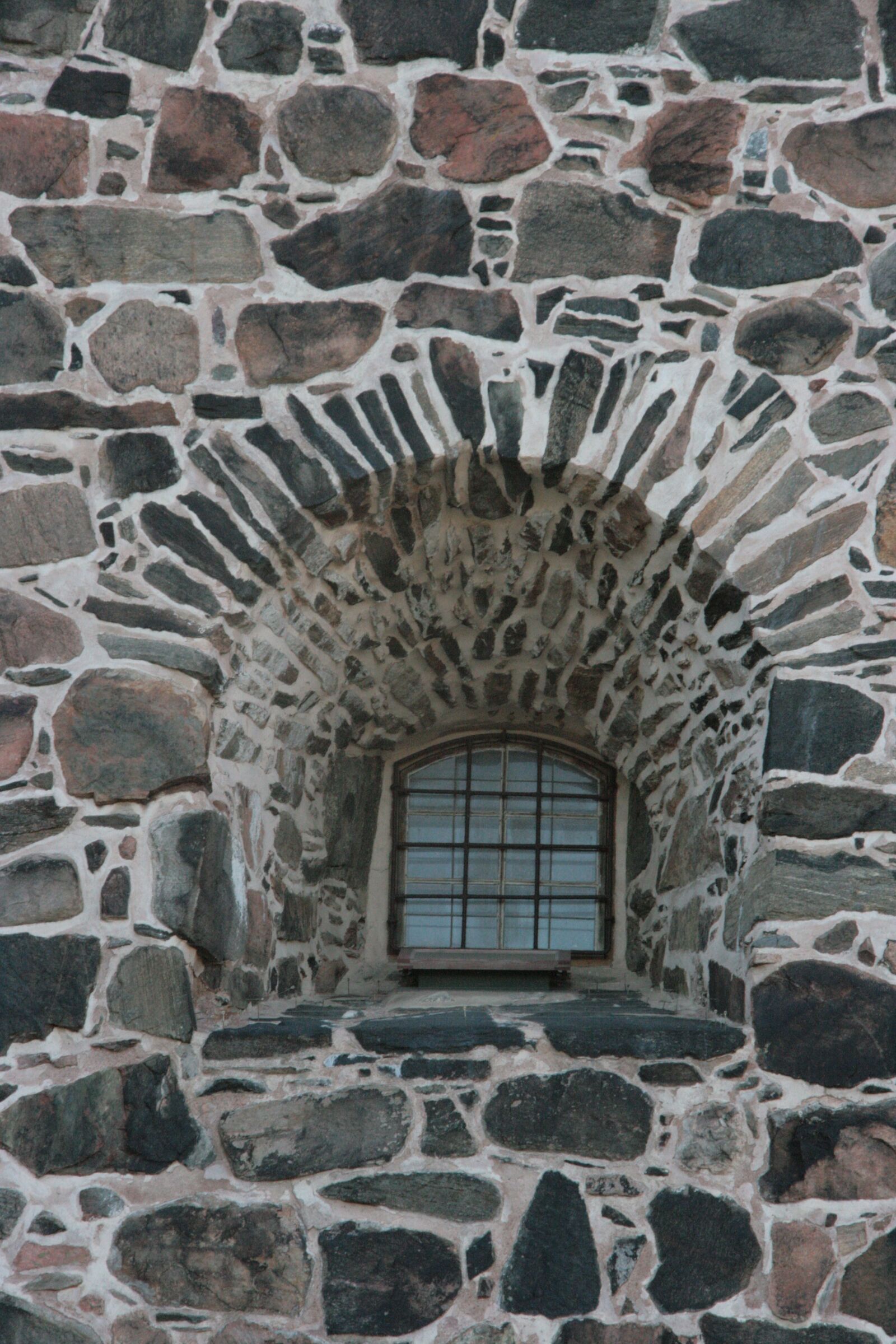 Canon EOS 400D (EOS Digital Rebel XTi / EOS Kiss Digital X) sample photo. Window, castle, sweden photography