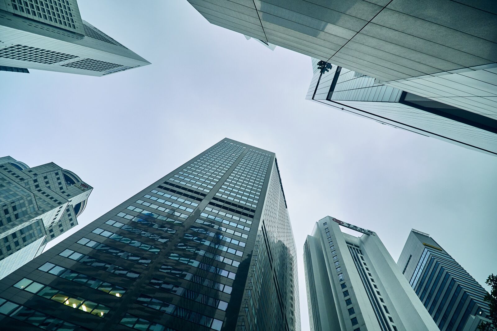 Sony a6000 + Sony E PZ 18-105mm F4 G OSS sample photo. Singapore, city, architecture photography