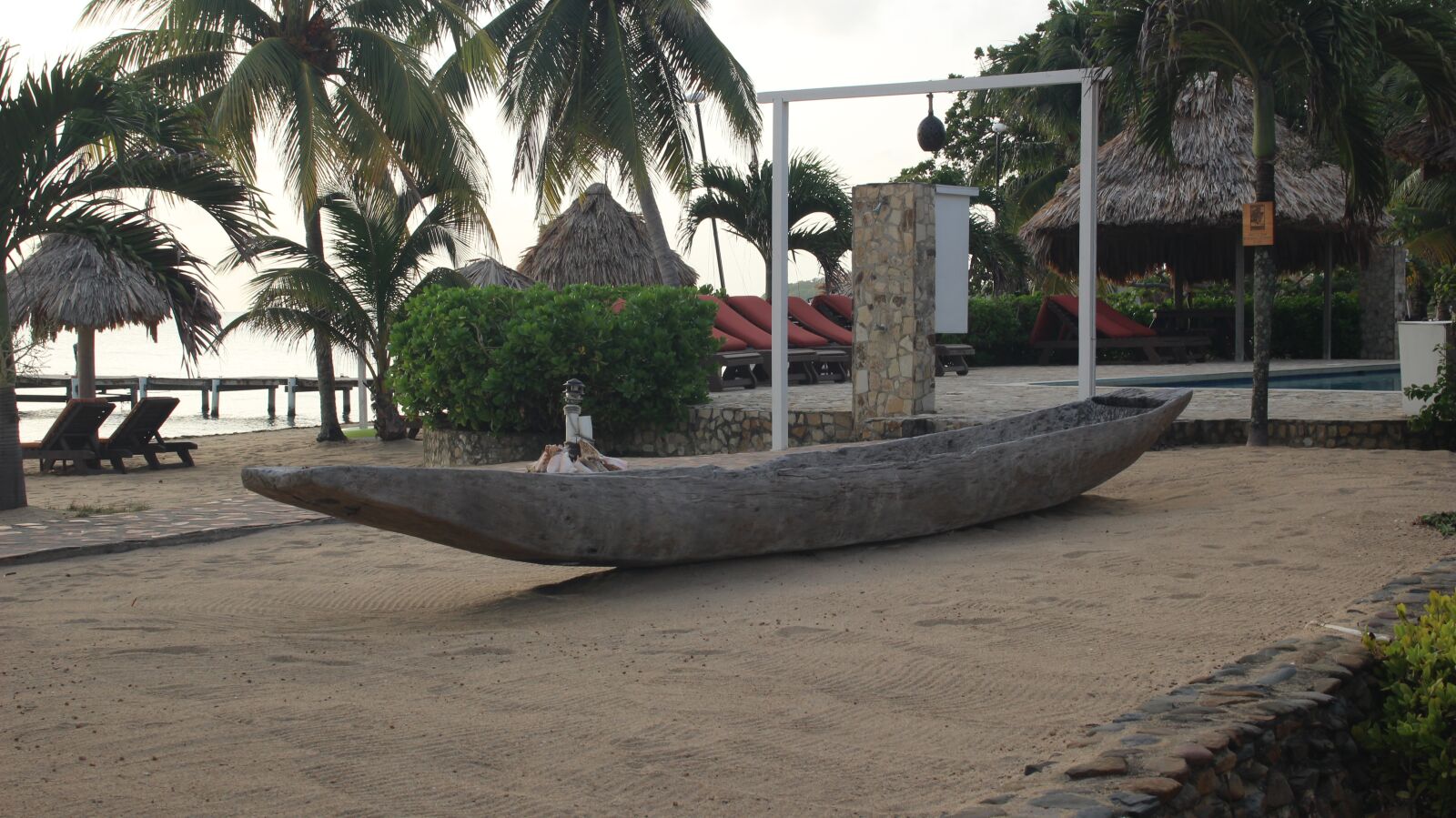 Canon EOS 100D (EOS Rebel SL1 / EOS Kiss X7) sample photo. Belize, boat, beach photography