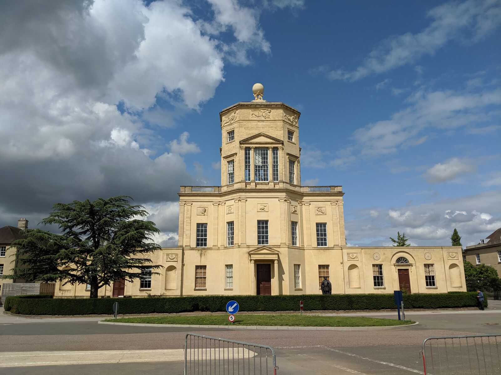 Google Pixel 2 XL sample photo. Observatory, radcliffe, oxford photography