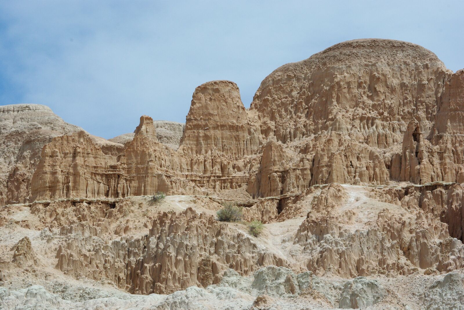 Pentax K200D sample photo. Cathedral gorge, rock formation photography