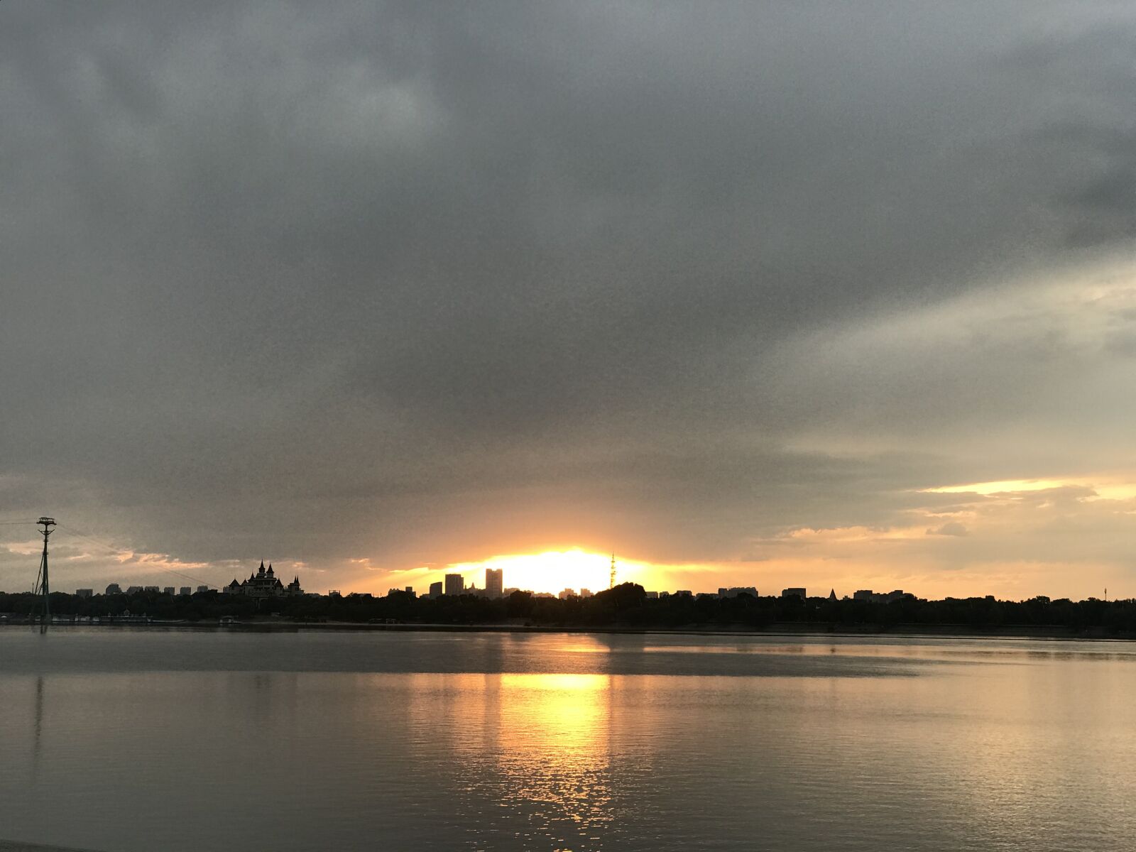 Apple iPhone 7 Plus sample photo. River, sunset, landscape photography
