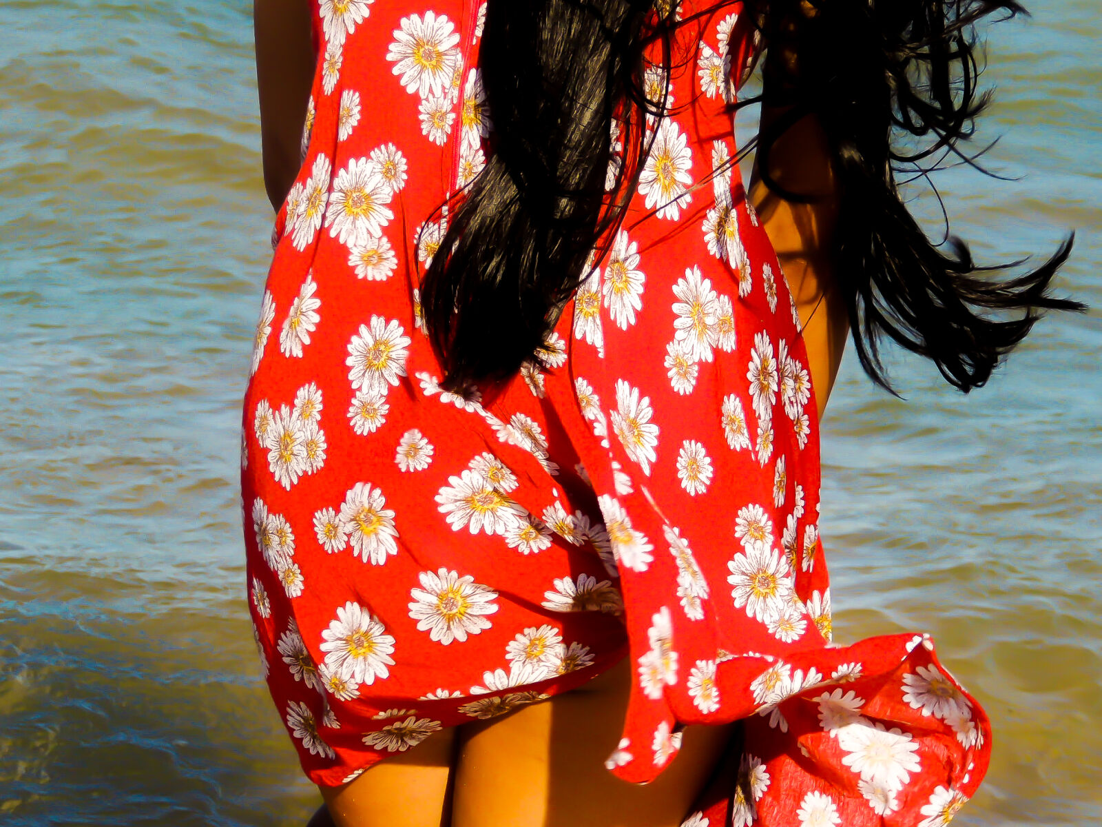Nikon Coolpix P510 sample photo. Beach, dress photography