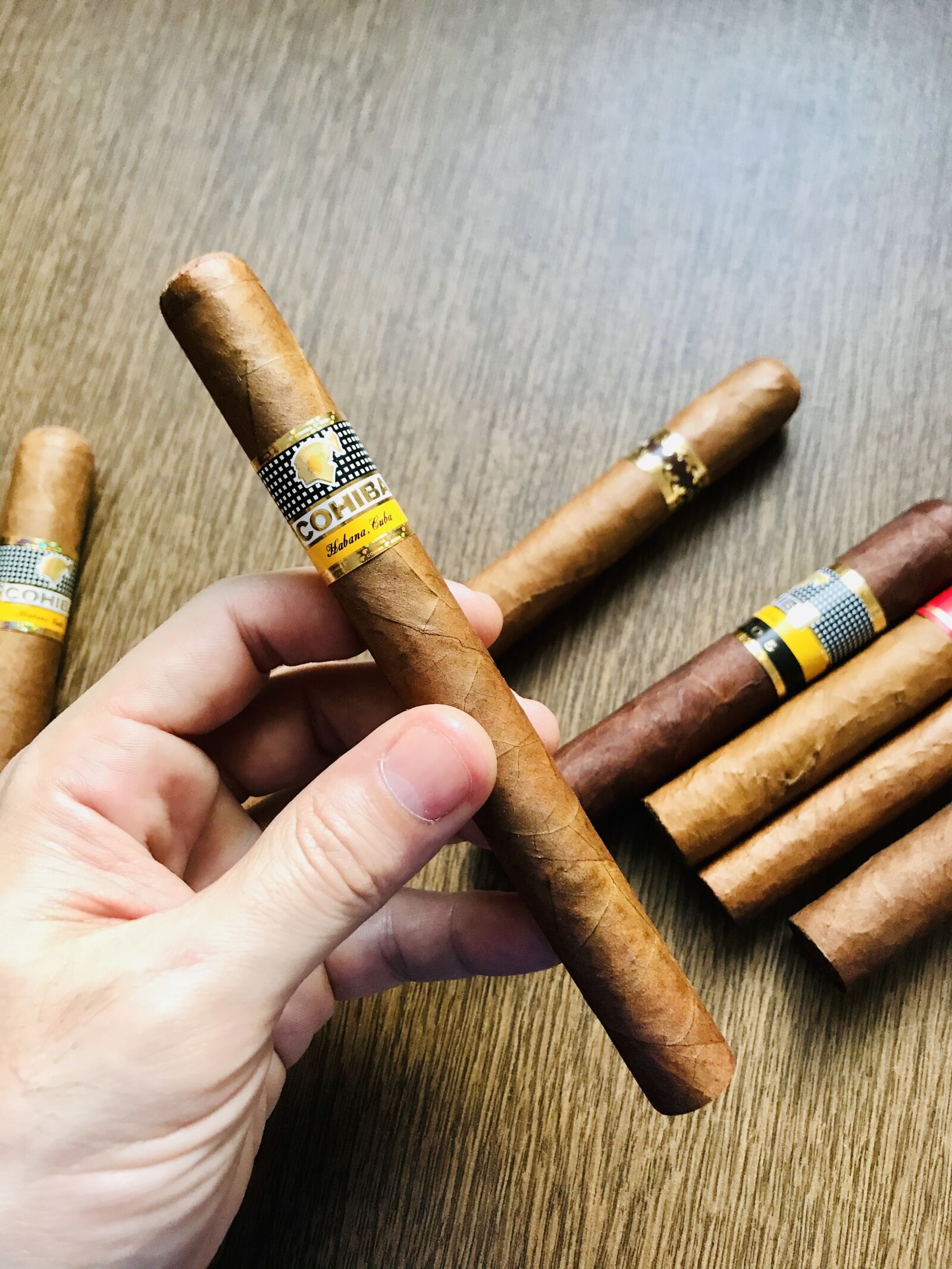 iPhone 7 back camera 3.99mm f/1.8 sample photo. Cigars, cuba, havana photography