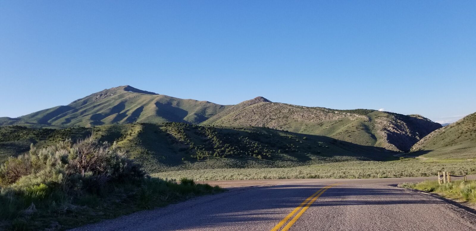 Samsung Galaxy S8 sample photo. Country road, mountains, idaho photography