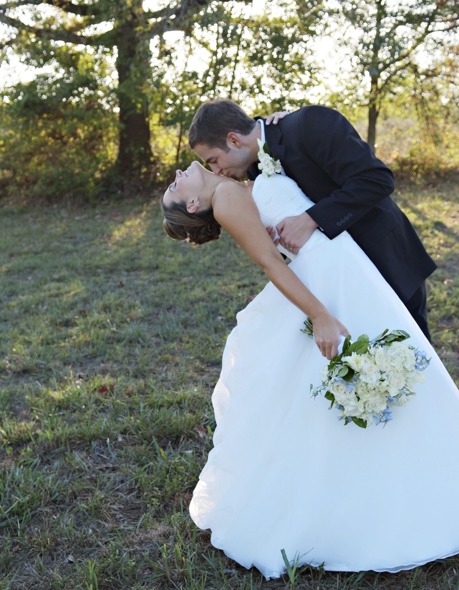 Fujifilm FinePix S5 Pro sample photo. Bride and groom, love photography