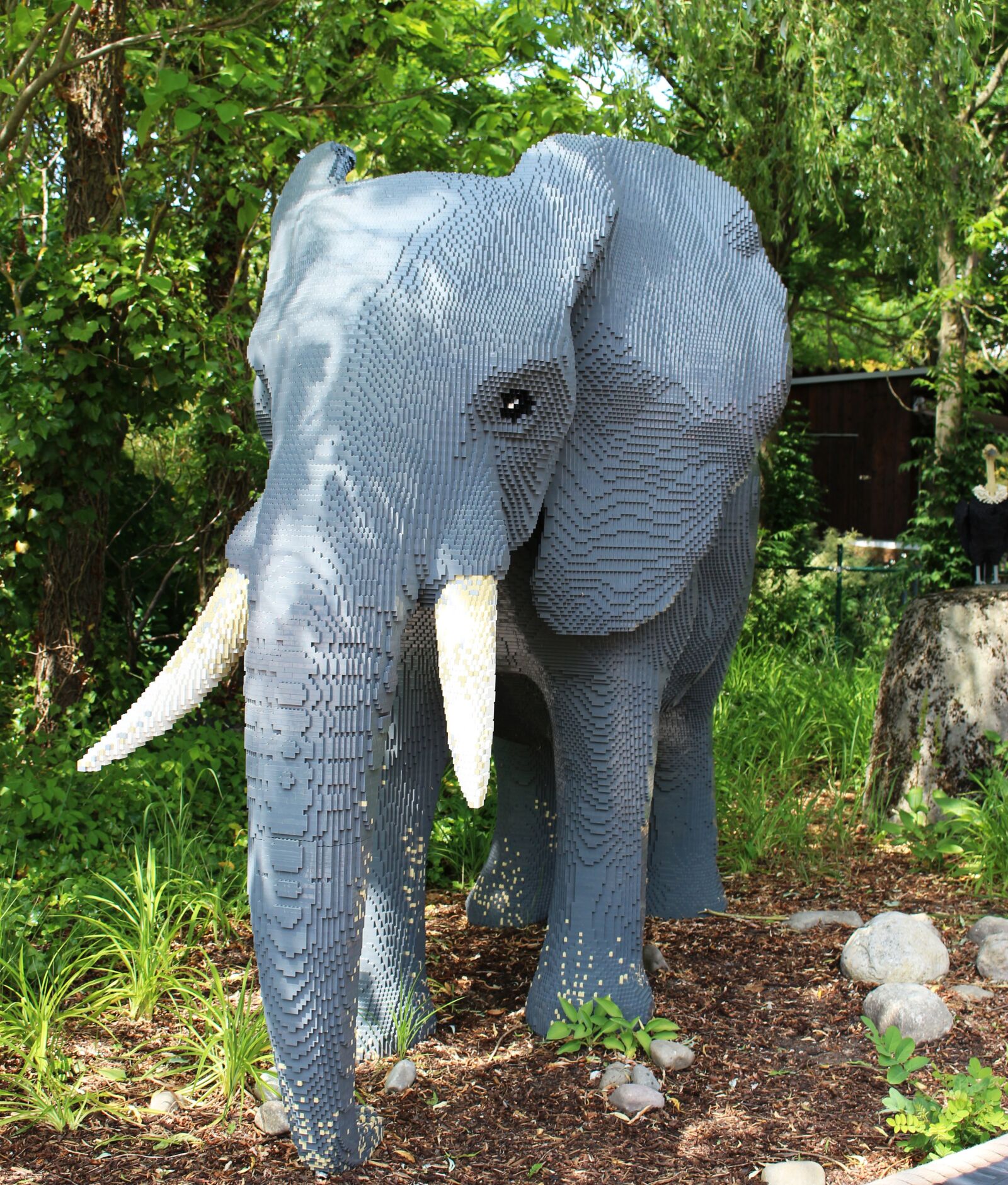 Canon EOS 100D (EOS Rebel SL1 / EOS Kiss X7) sample photo. Lego, legoland, build photography