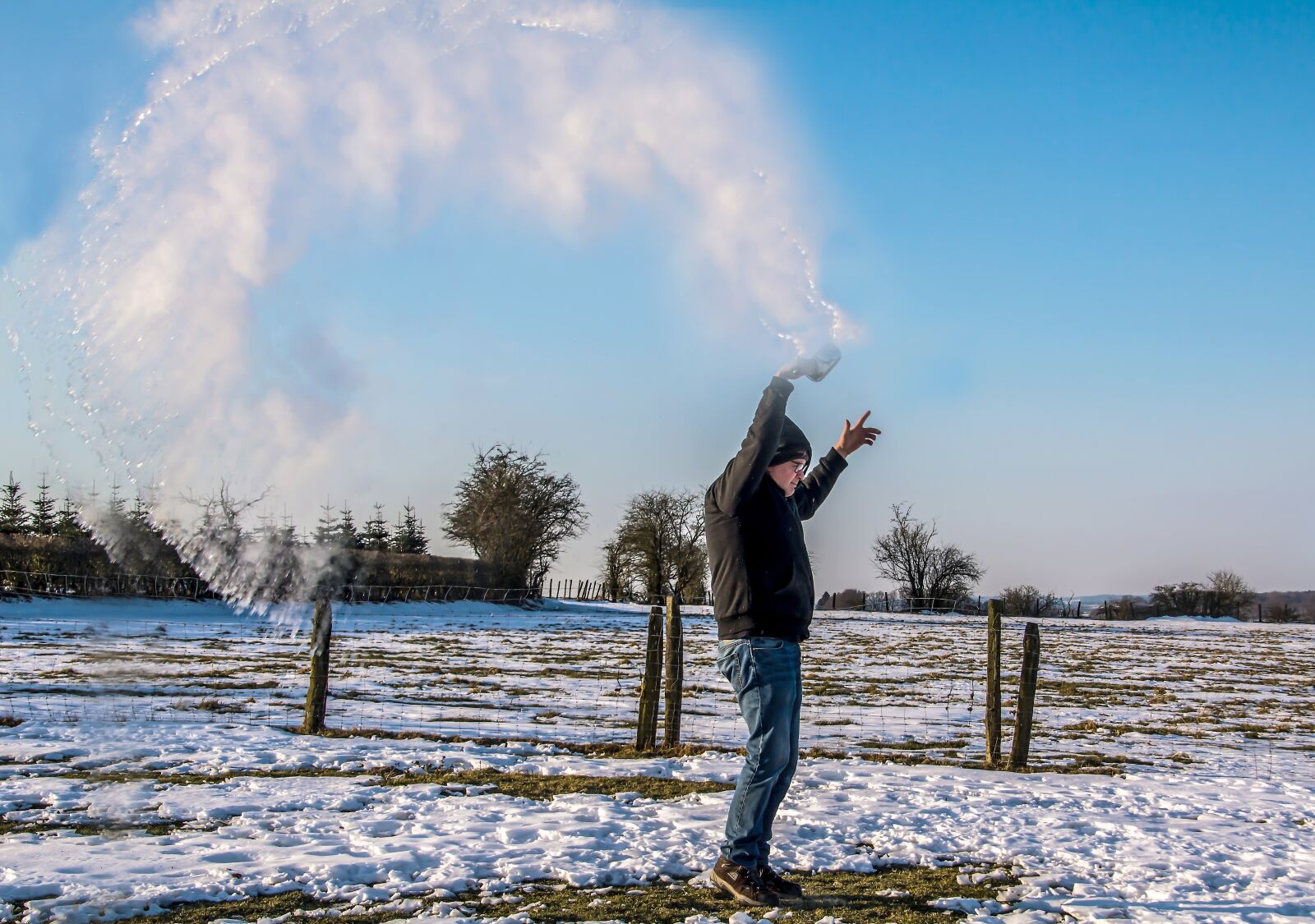 Canon EOS 750D (EOS Rebel T6i / EOS Kiss X8i) sample photo. Mpemba, mpemba effect, water photography