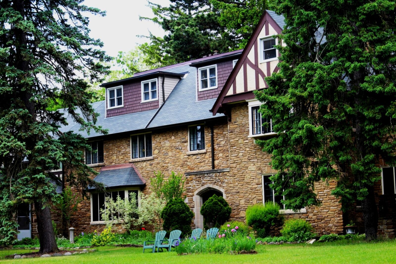 Canon EOS 700D (EOS Rebel T5i / EOS Kiss X7i) sample photo. Architecture, old, house photography