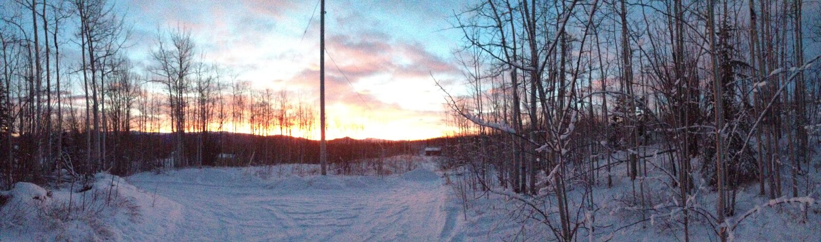iPhone 5 back camera 4.12mm f/2.4 sample photo. Cabin, clouds, nature, panorama photography