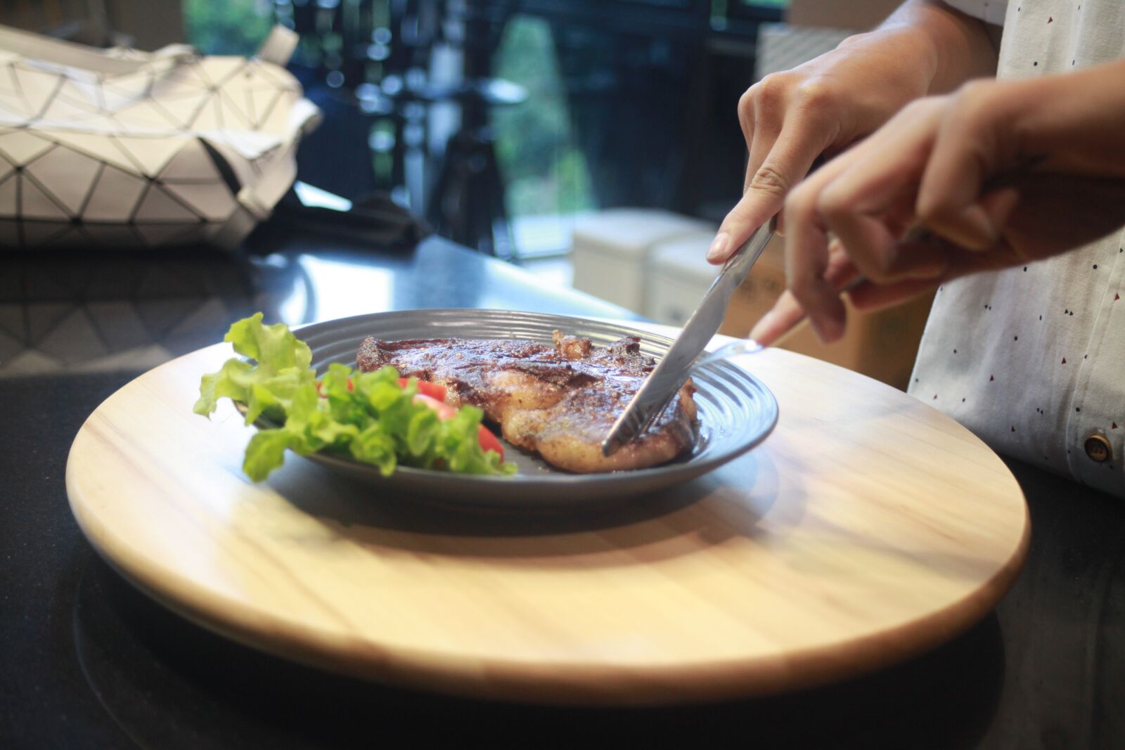 Canon EOS 5D Mark II sample photo. Steak, beef steak, food photography