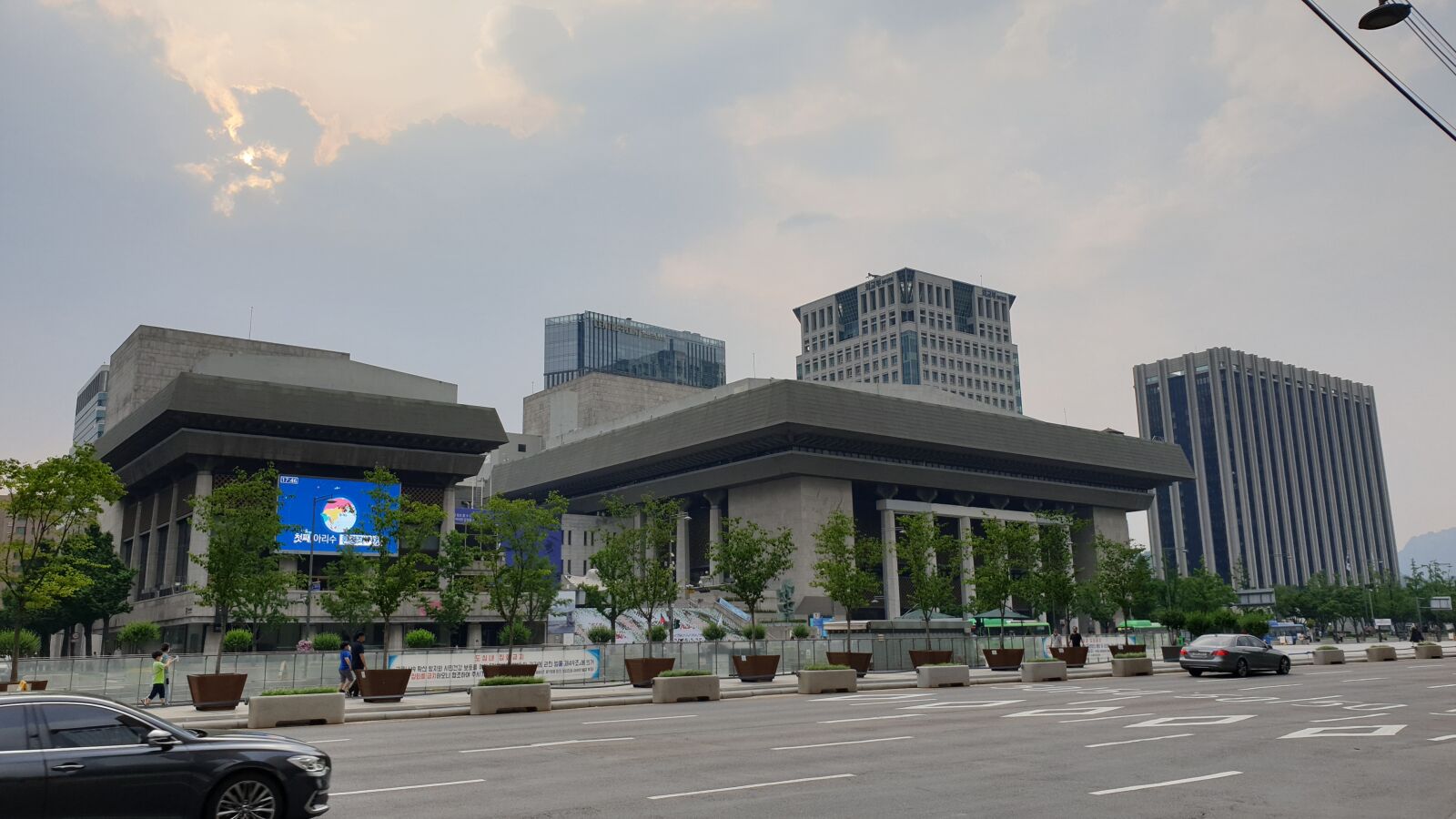 Samsung Galaxy S9+ sample photo. Gwanghwamun, sejong center, the photography