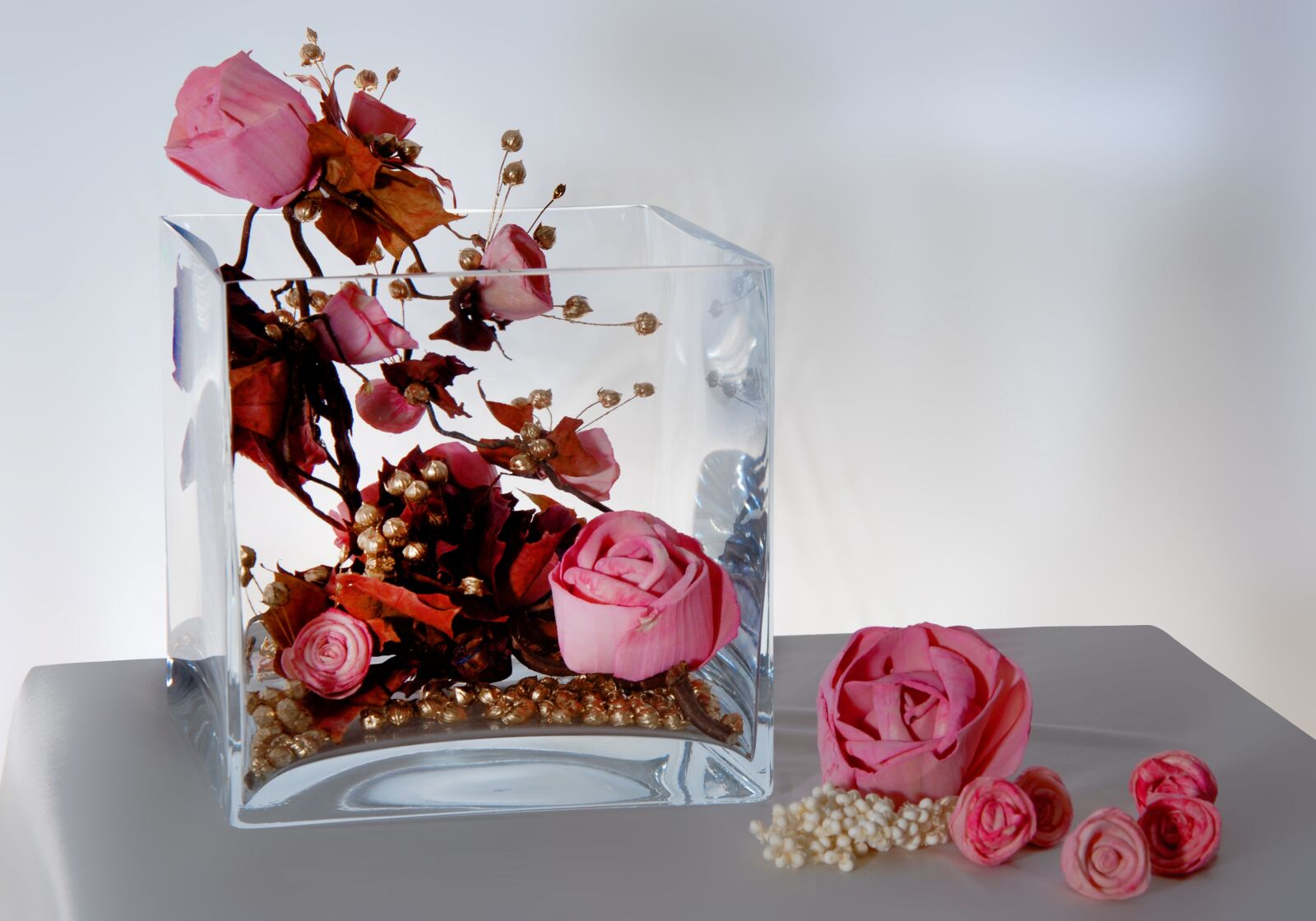 Nikon D200 sample photo. Composition, roses, inside a photography