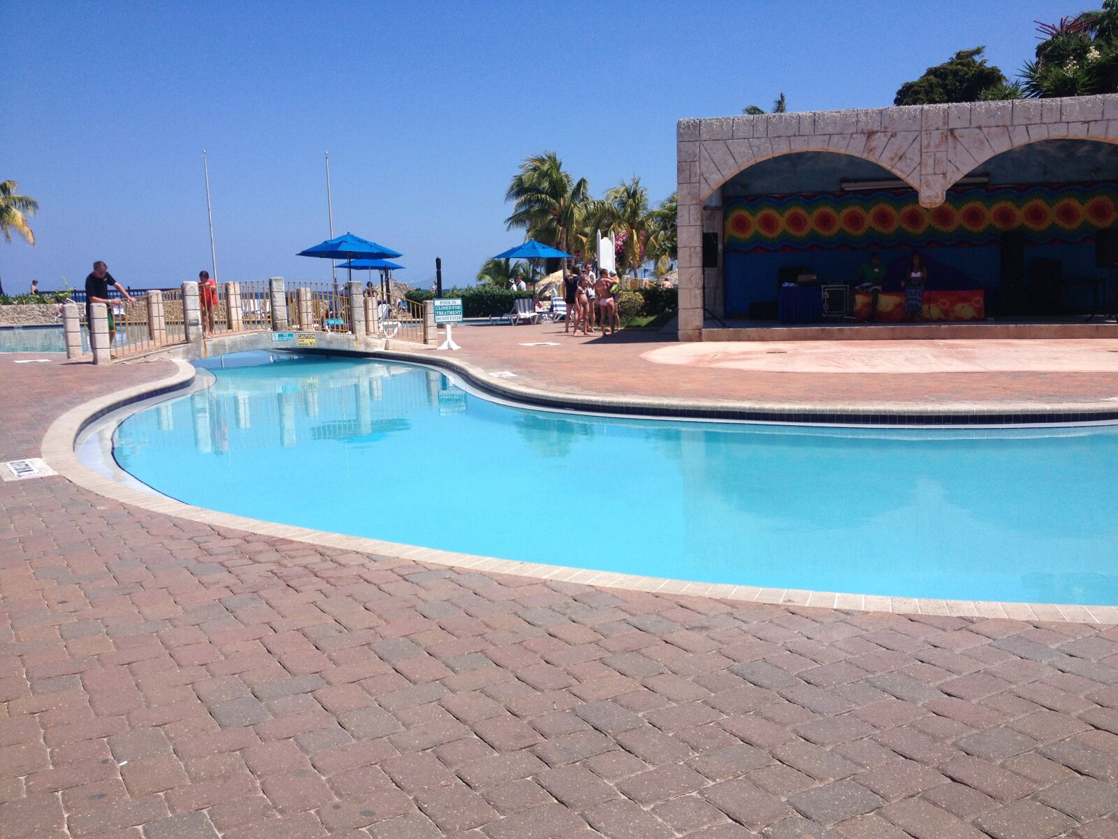 iPhone 4S back camera 4.28mm f/2.4 sample photo. Jamaica, montego bay, swimming photography
