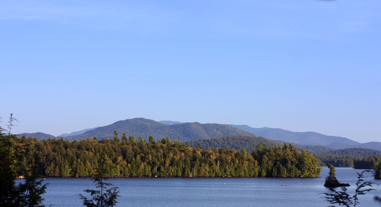Canon EOS 450D (EOS Rebel XSi / EOS Kiss X2) + Canon EF 50mm F1.8 II sample photo. Lake, mountains, adirondacks photography