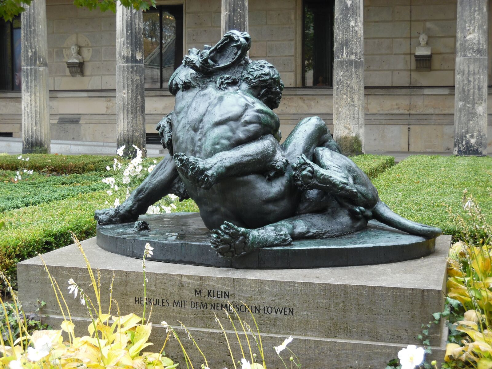 Samsung WB35F/WB36F/WB37F sample photo. Statue, berlin, wrestling photography