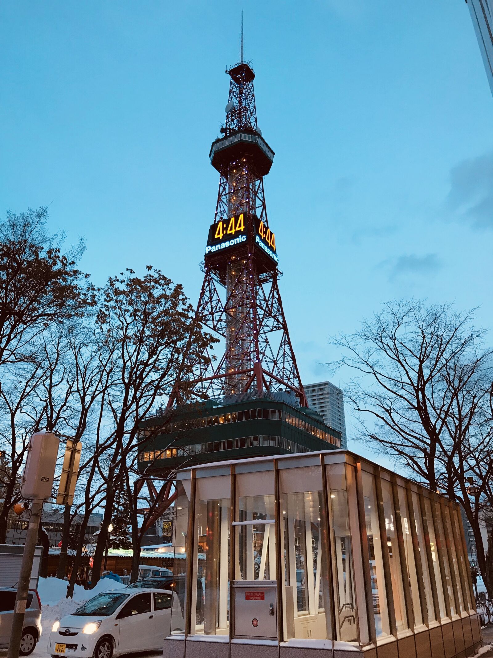 iPhone 7 back camera 3.99mm f/1.8 sample photo. Tower, winter, clock photography