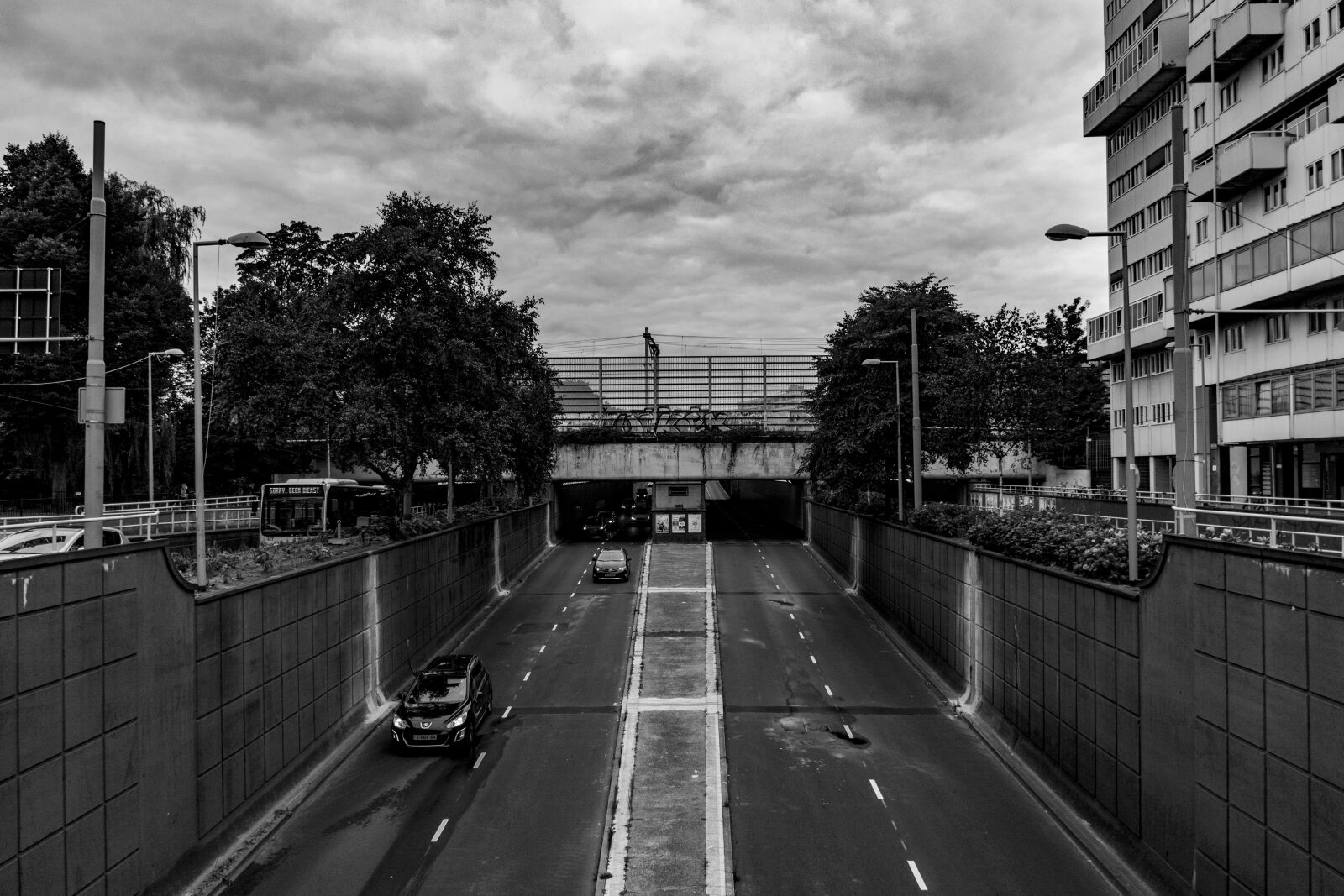 Nikon D5200 sample photo. Road, cars, rotterdam photography