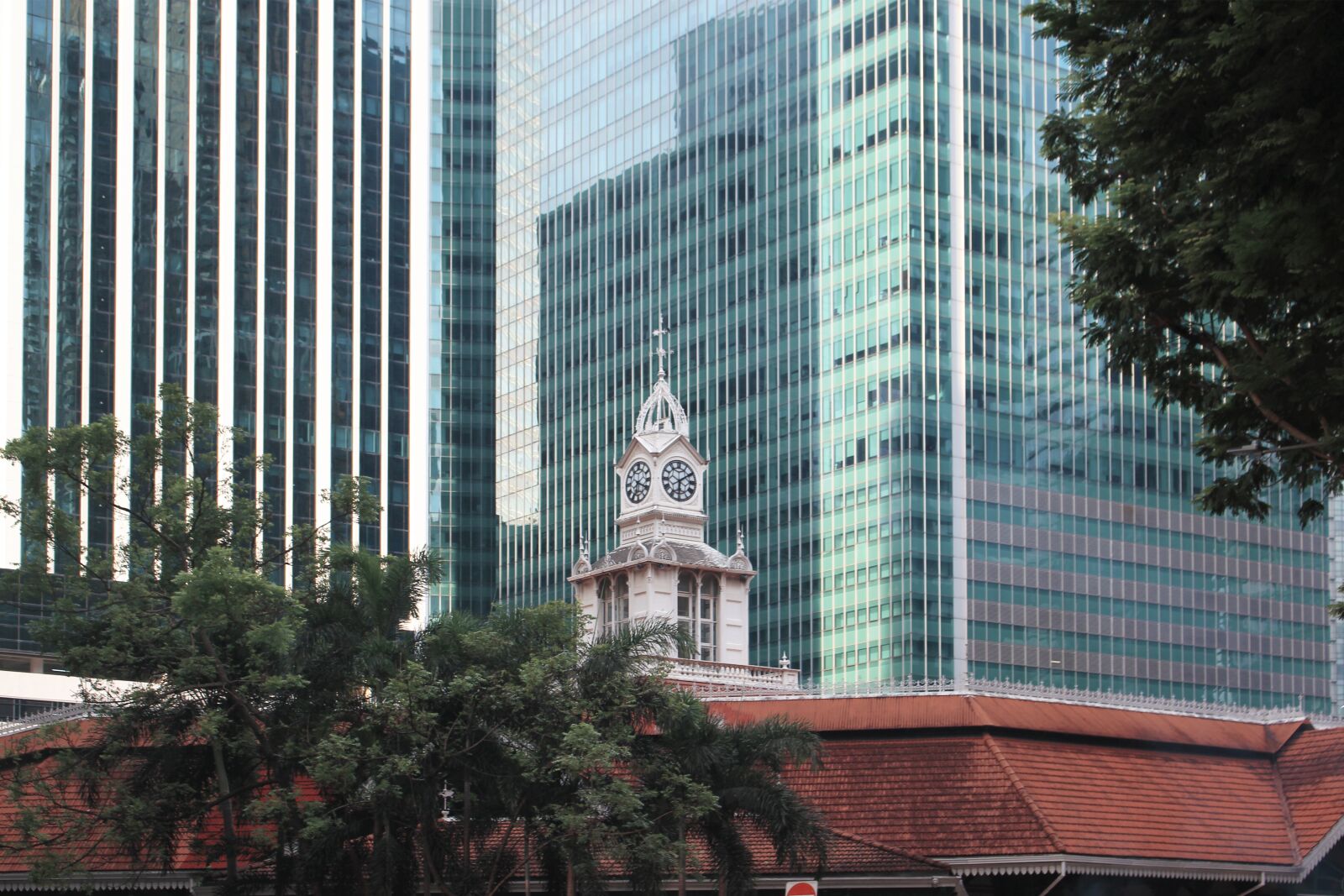 Canon EOS 600D (Rebel EOS T3i / EOS Kiss X5) + Canon EF 50mm F1.8 STM sample photo. Singapore, building, city photography