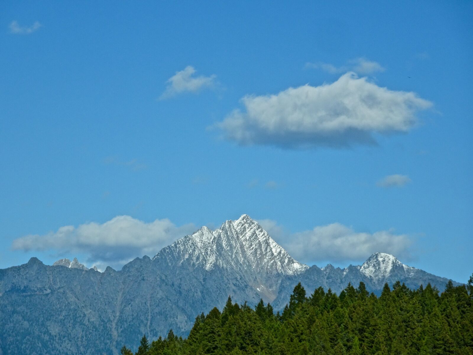 Sony Cyber-shot DSC-HX90V sample photo. Rockies, landscape, mountain photography