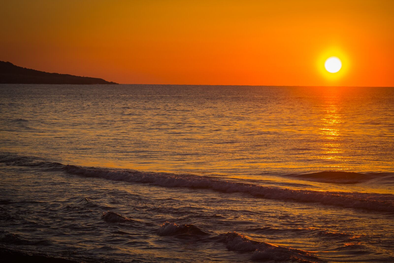 Canon EOS 100D (EOS Rebel SL1 / EOS Kiss X7) sample photo. Sunrise, coast, beach photography